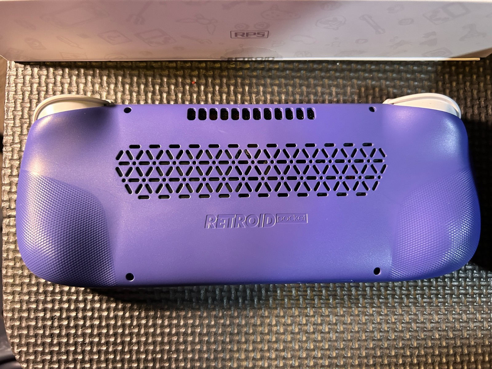 RETROID POCKET 5 (PURPLE) 8GB/128GB (FREE CASE AND GRIP) MUST BE SET UP (GXRG)