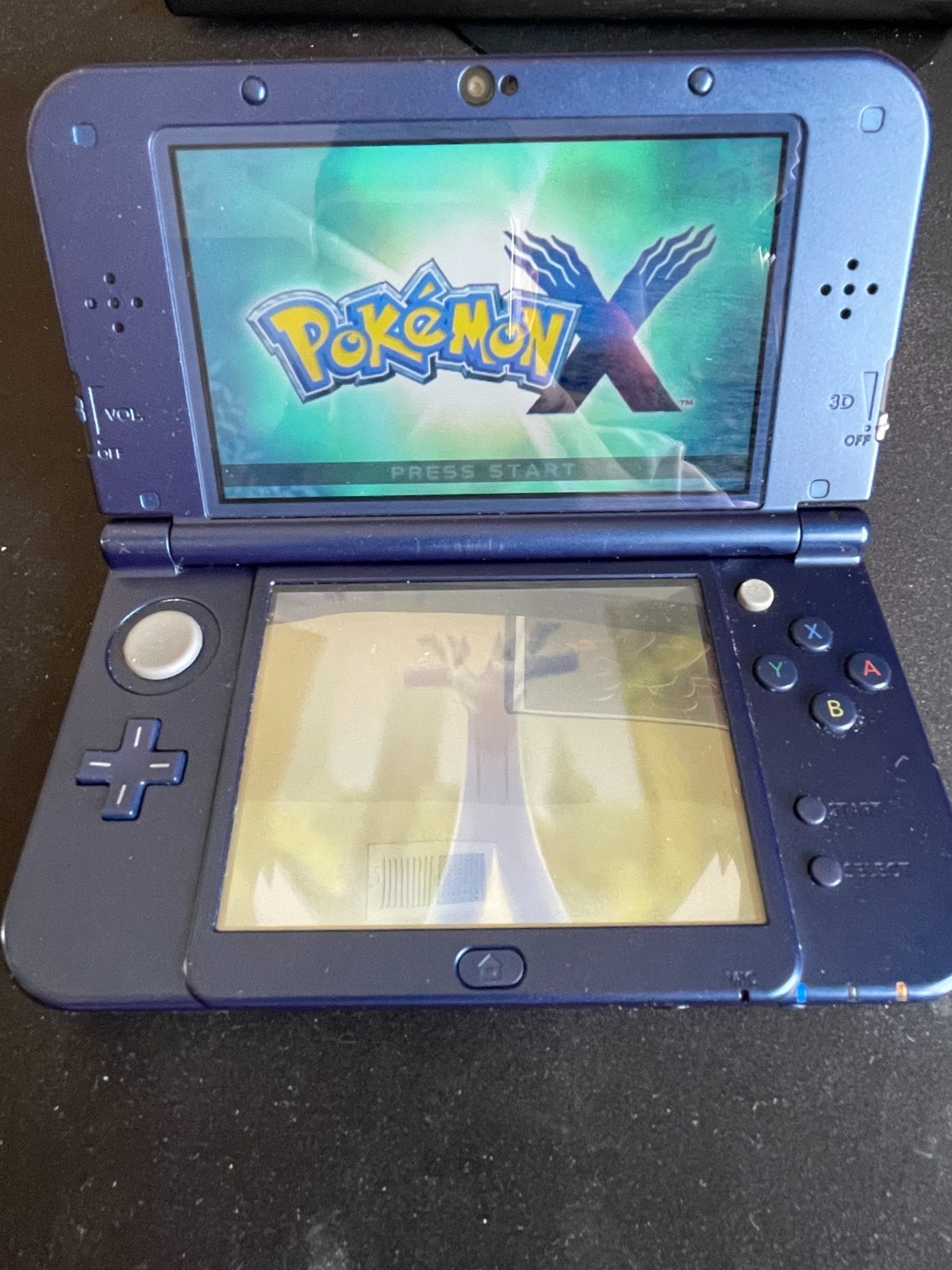 Nintendo New 3DS XL Galaxy Edition Handheld System Purple Excellent condition