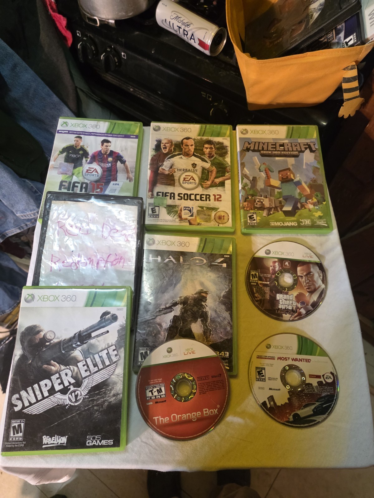 X Box 360 S Gaming console With Kintect Headphones Controller 320 Gb Hard Drive.