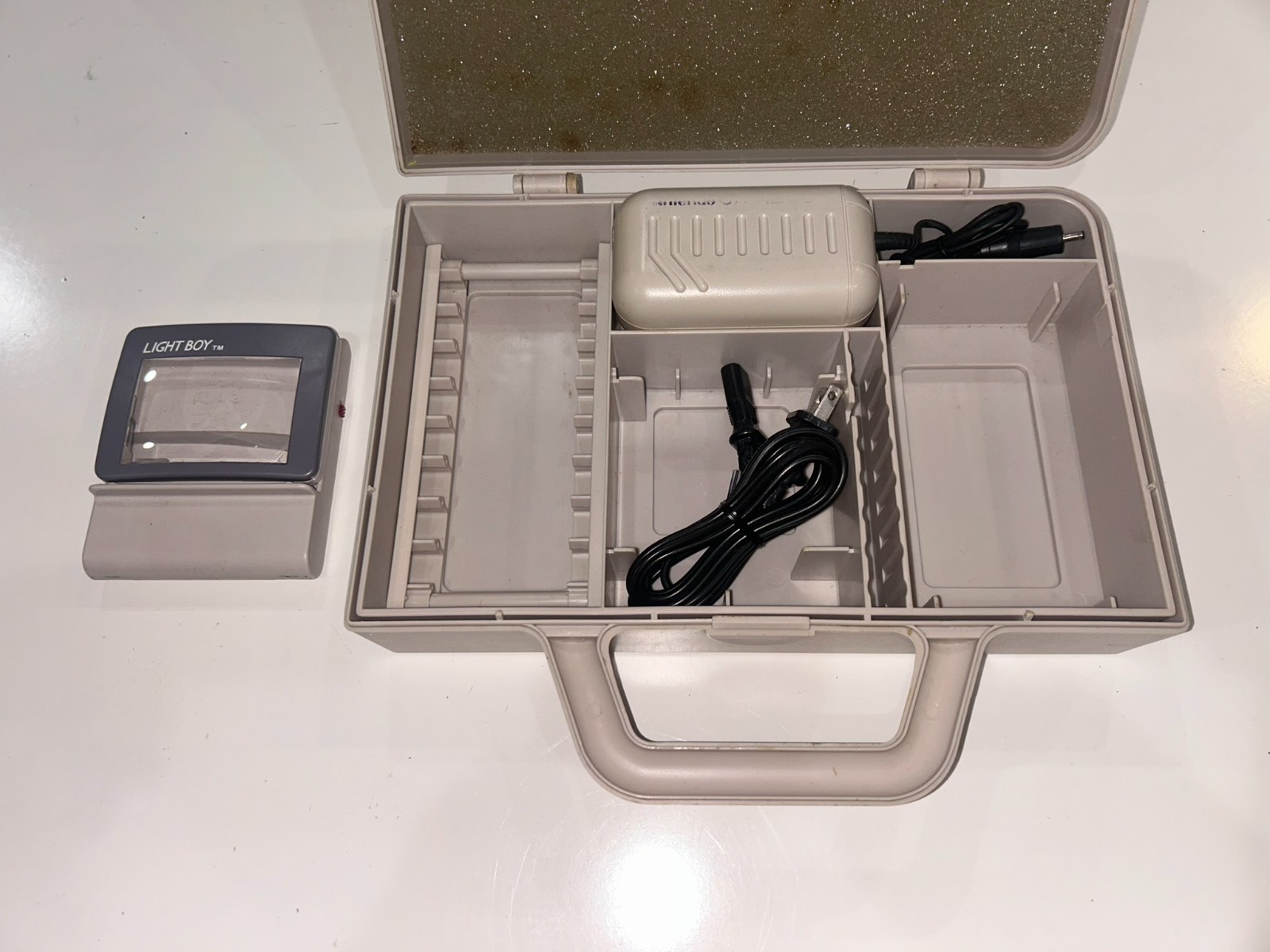 Nintendo Game Boy Hard Plastic Travel Case + Light Boy + Dead Battery Pack #2