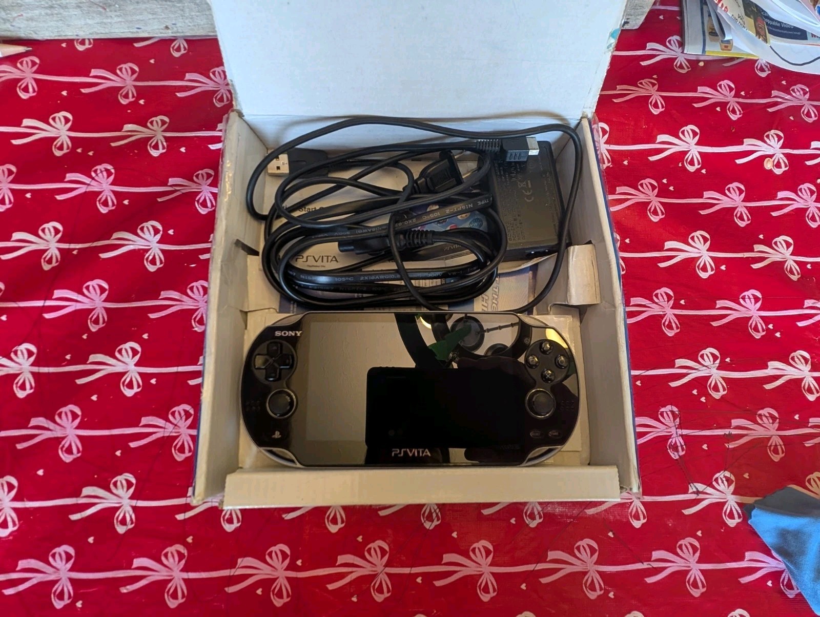Ps Vita USA Crystal Black Pch-1101 3g Wifi Sony Playstation In Box With Manual