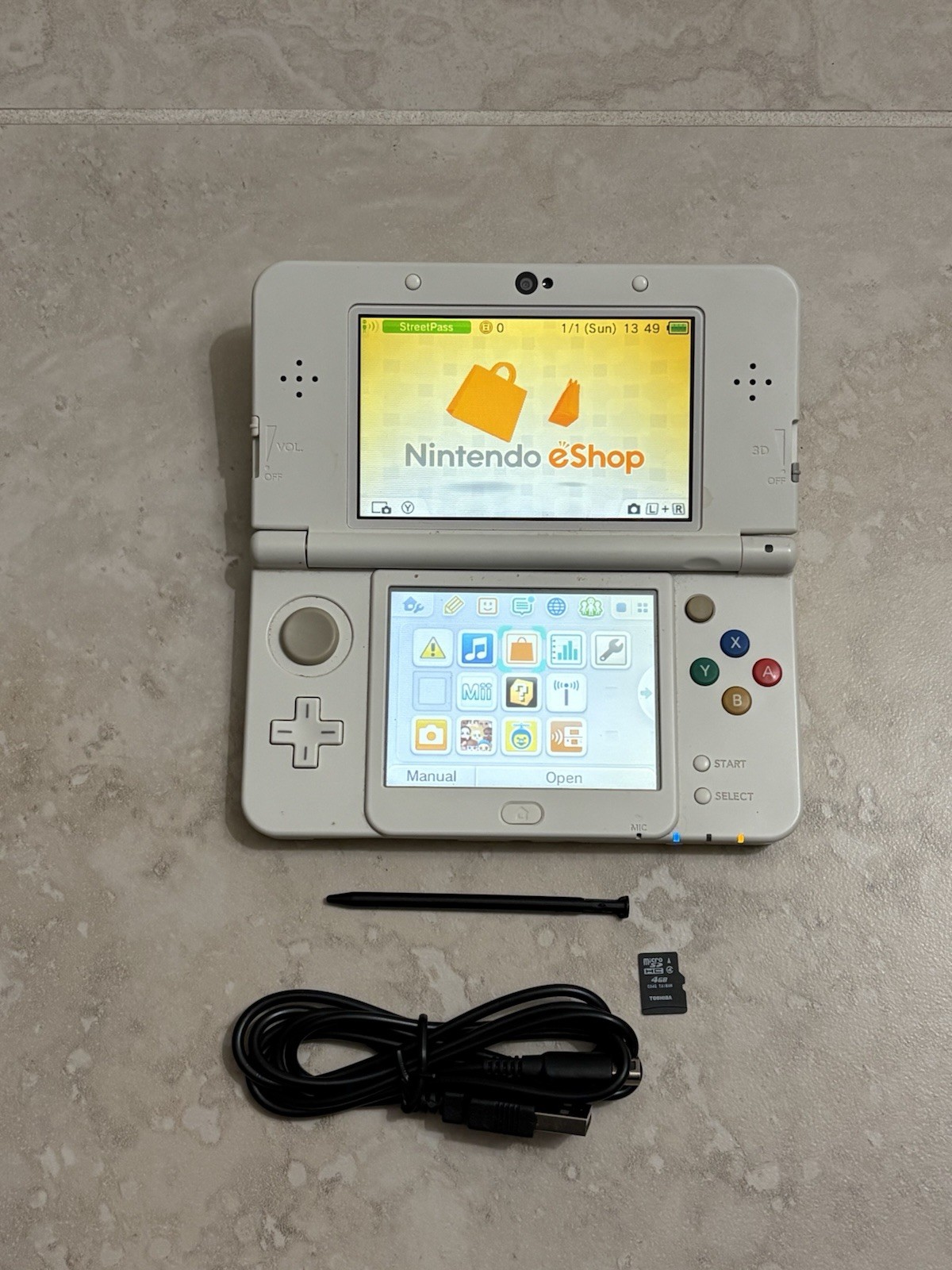 Nintendo New 3DS White Edition Handheld System Console USA Seller