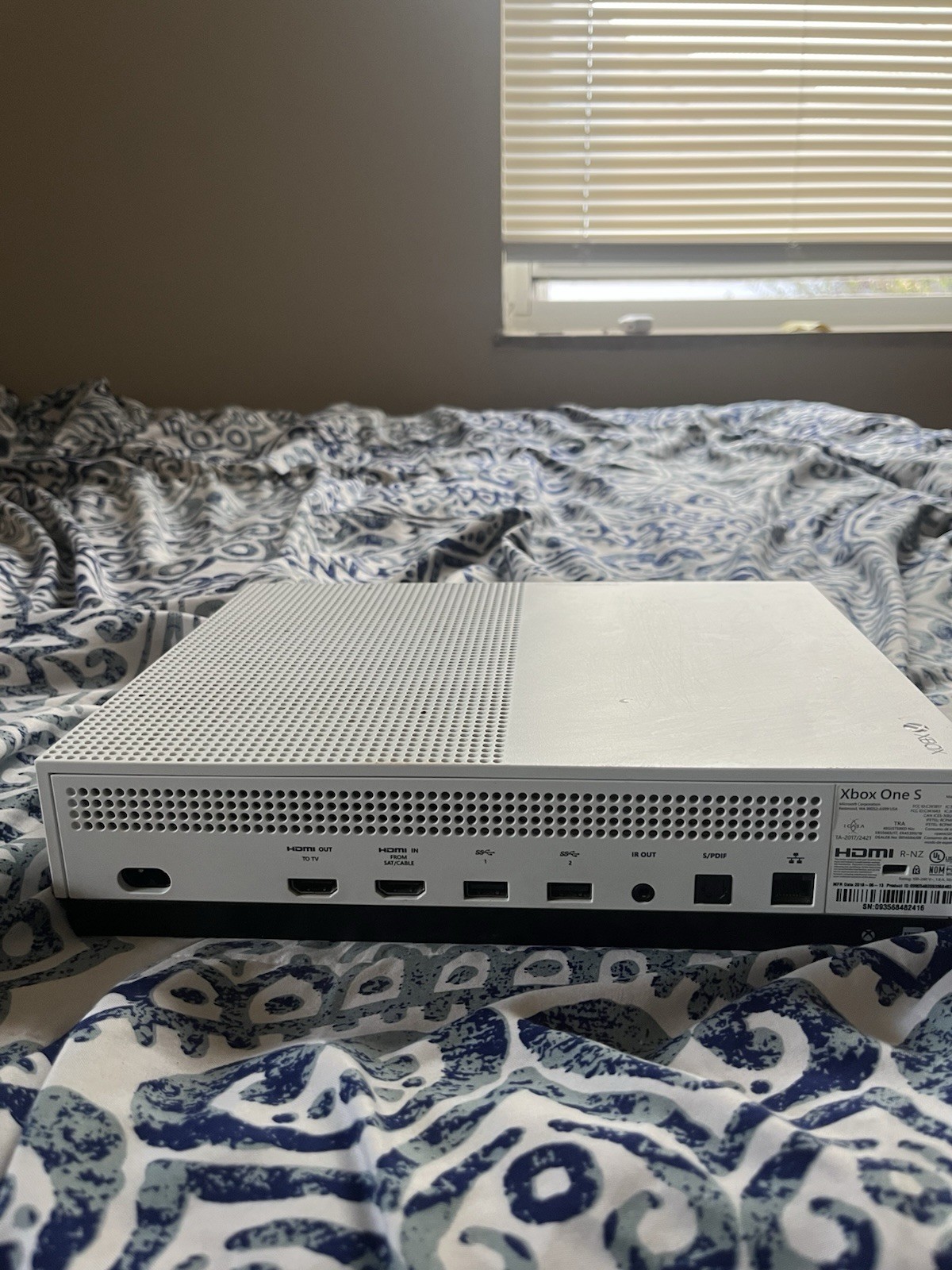 Microsoft Xbox One S White Console Wi-Fi Blu-Ray HDMI USB-A Internet Browsing