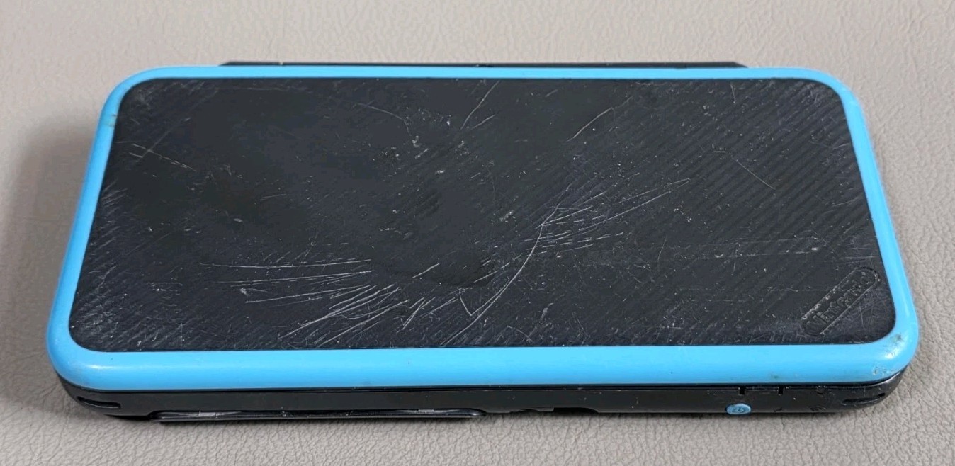 Nintendo New 2DS XL Console Blue/Black – NOT WORKING – Parts or Repair