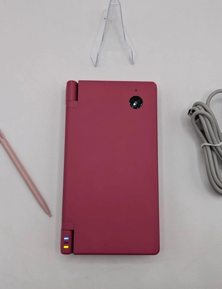 Nintendo DSi Hot Pink Console Bundle w/ Charger & 16GB SD Card