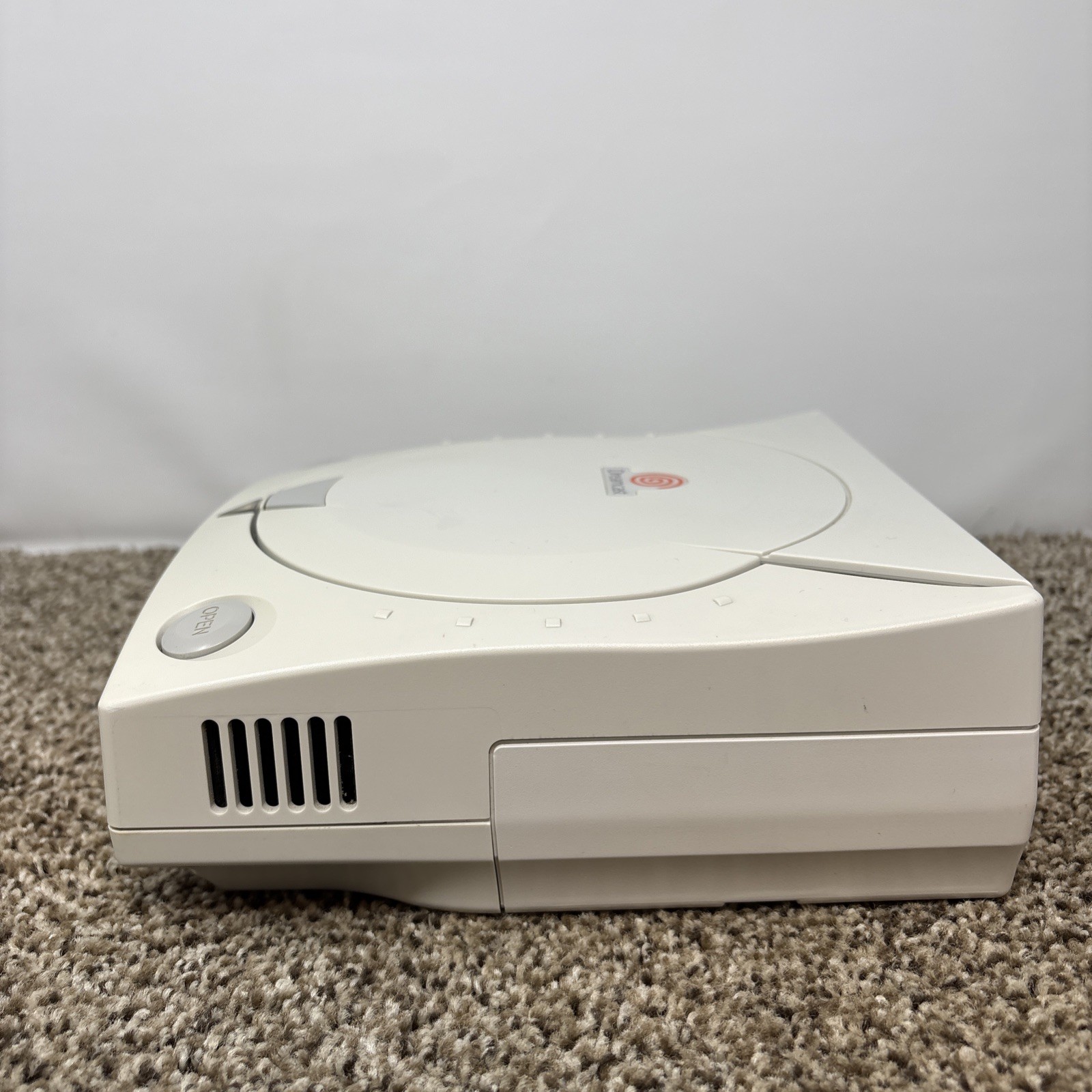 Sega Dreamcast (HKT-3020) Home Console with Controller & Game Bundle