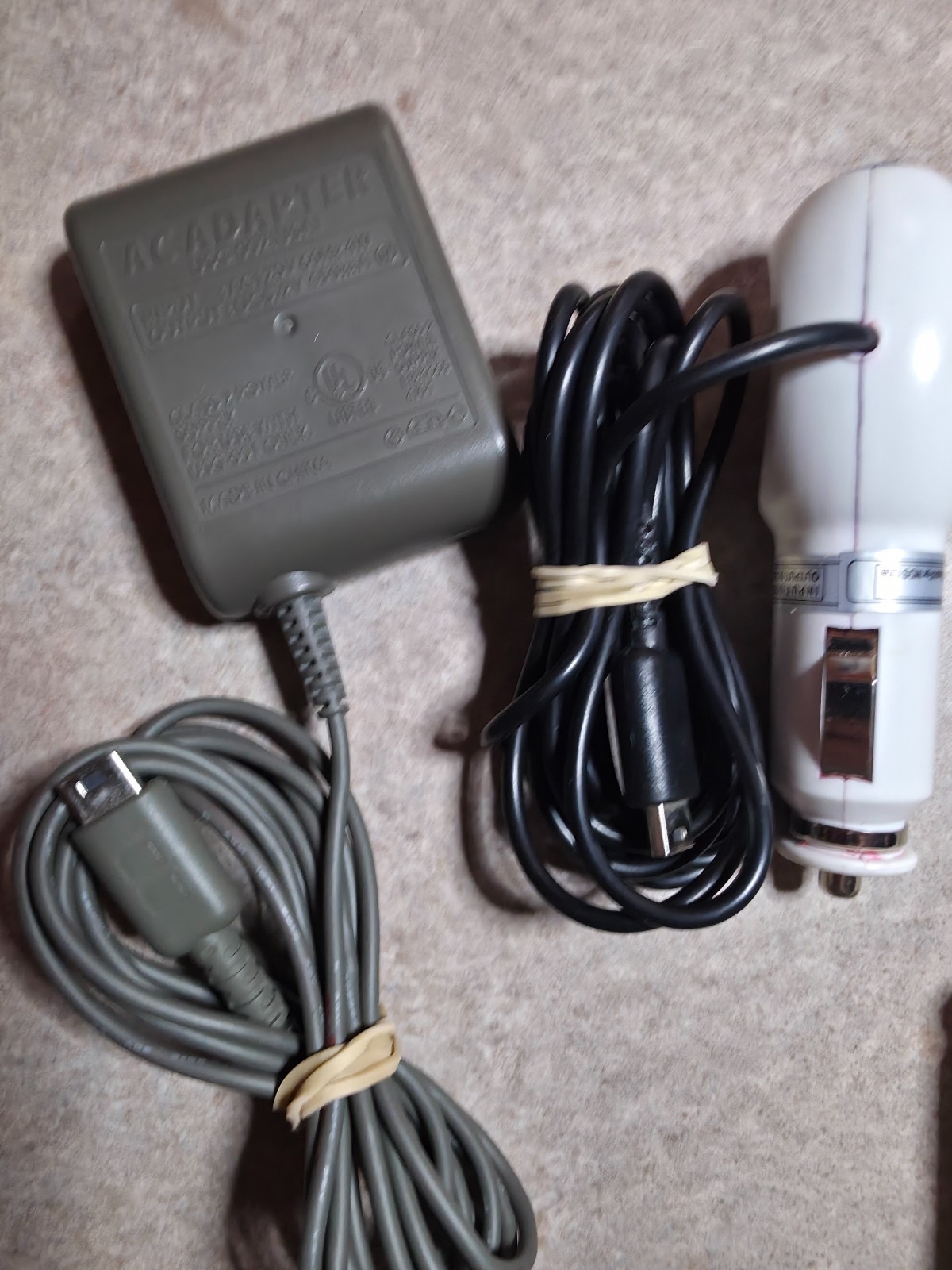Nintendo DS Lite Handheld Console – Polar White w/ OEM wall and car Charger