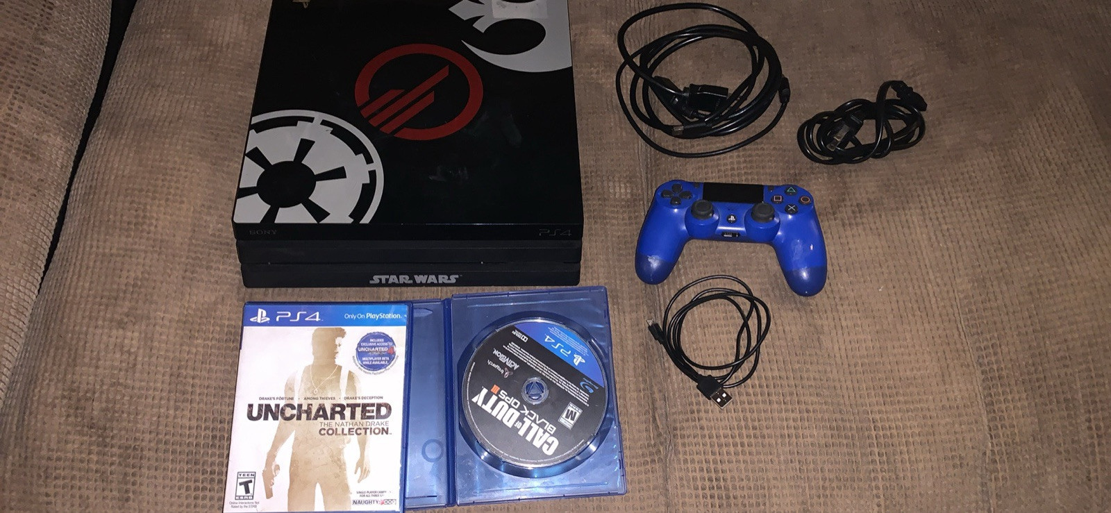 Sony PlayStation 4 Pro STAR WARS: Battlefront II Limited Edition Bundle