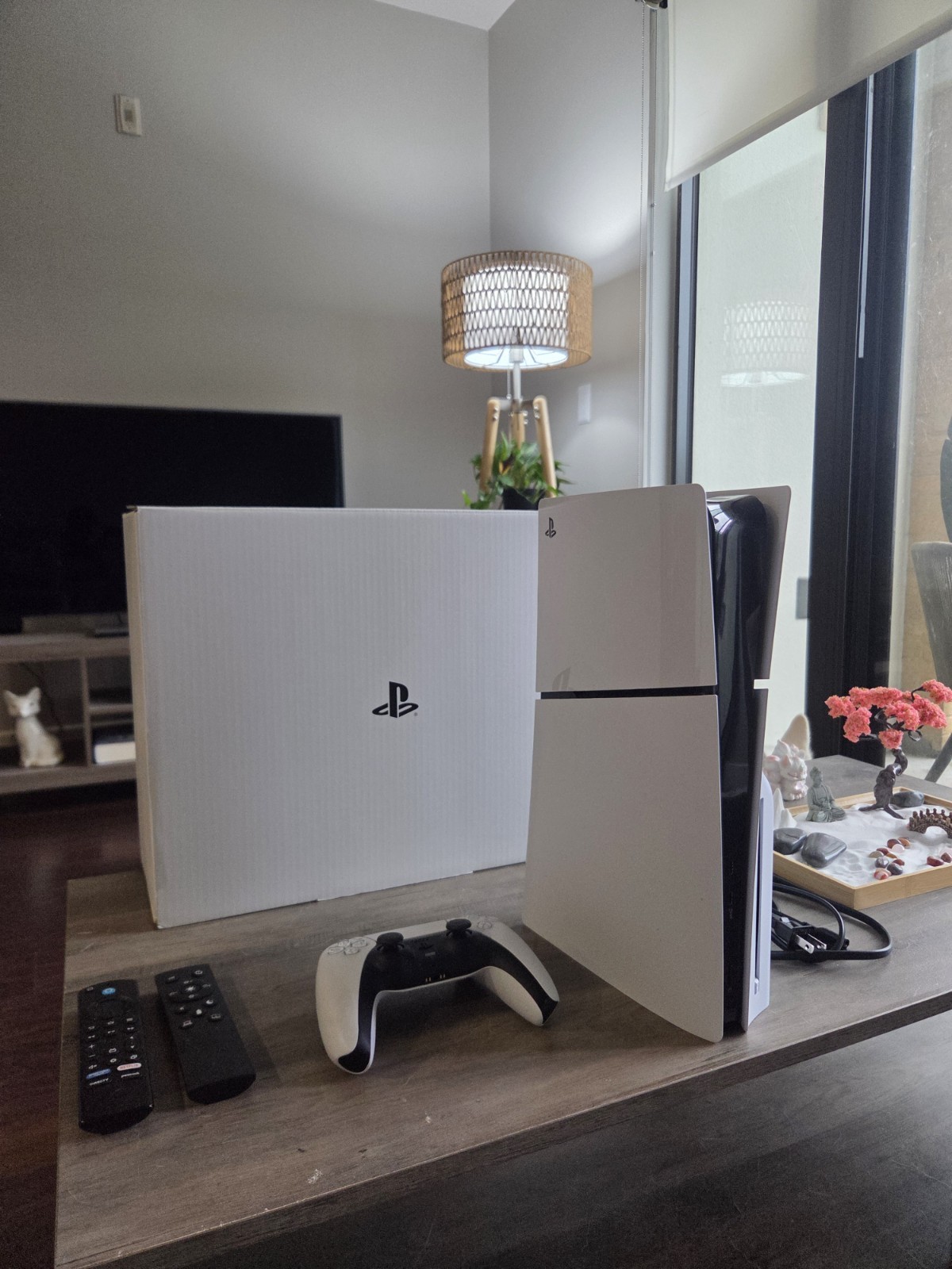 Sony PlayStation 5 Home Console White/Black Wi-Fi HDMI USB-A Controller & Box
