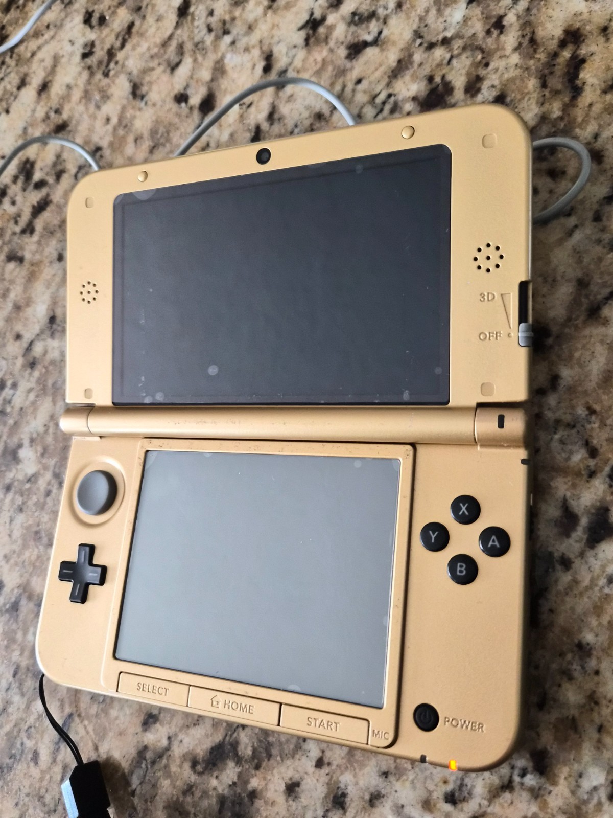 Nintendo 3DS XL Zelda A Link Between Worlds Limited Edition w/Case + Charger OEM