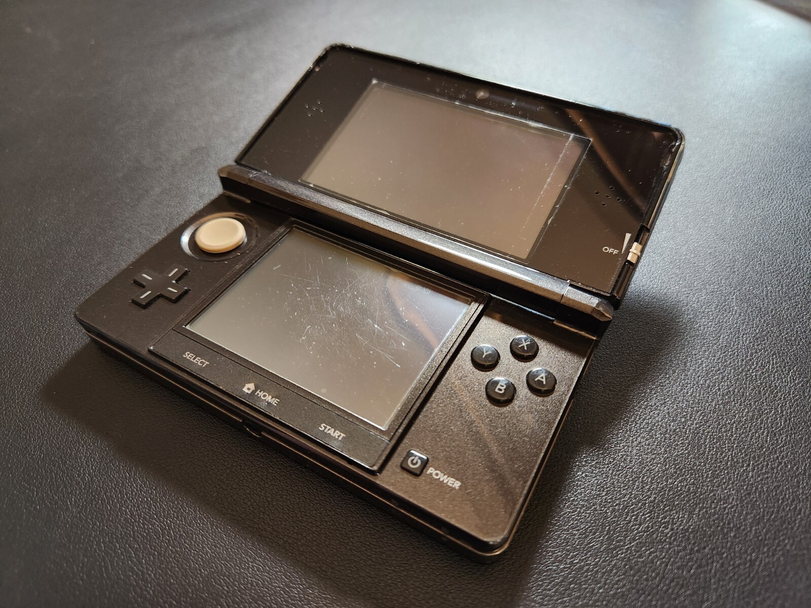 Nintendo 3DS (Original) Used | 4 Games + Charger | Cosmo Black | CTR-001 (USA)
