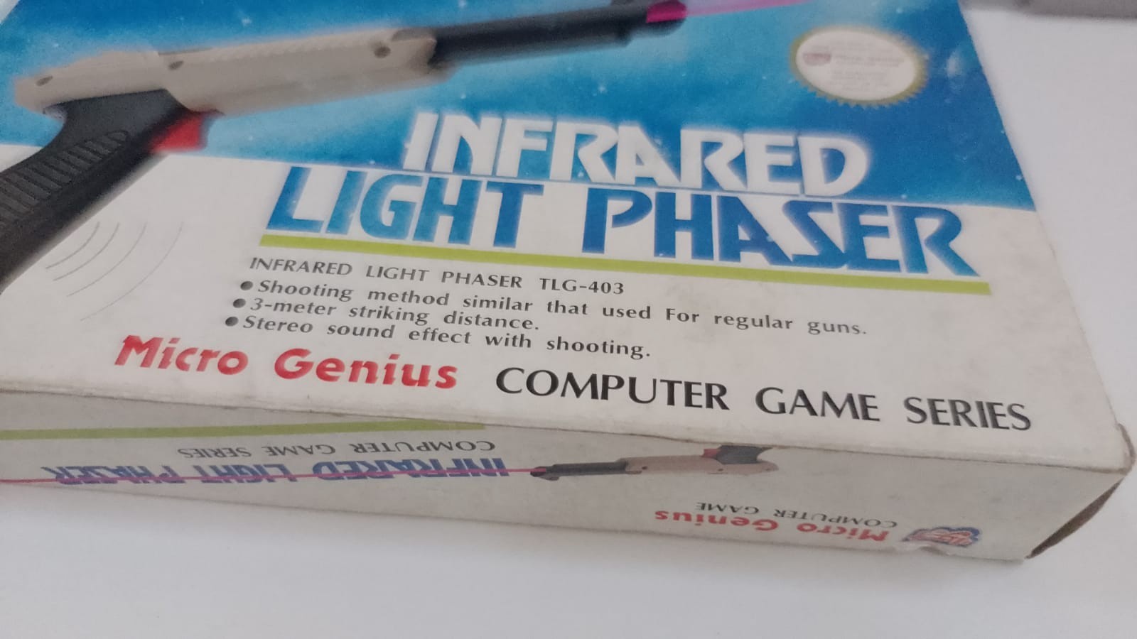 FAMICLON- INFRARED LIGHT PHASER GUN + BOX -15 PIN – MICRO GENIUS- RARE
