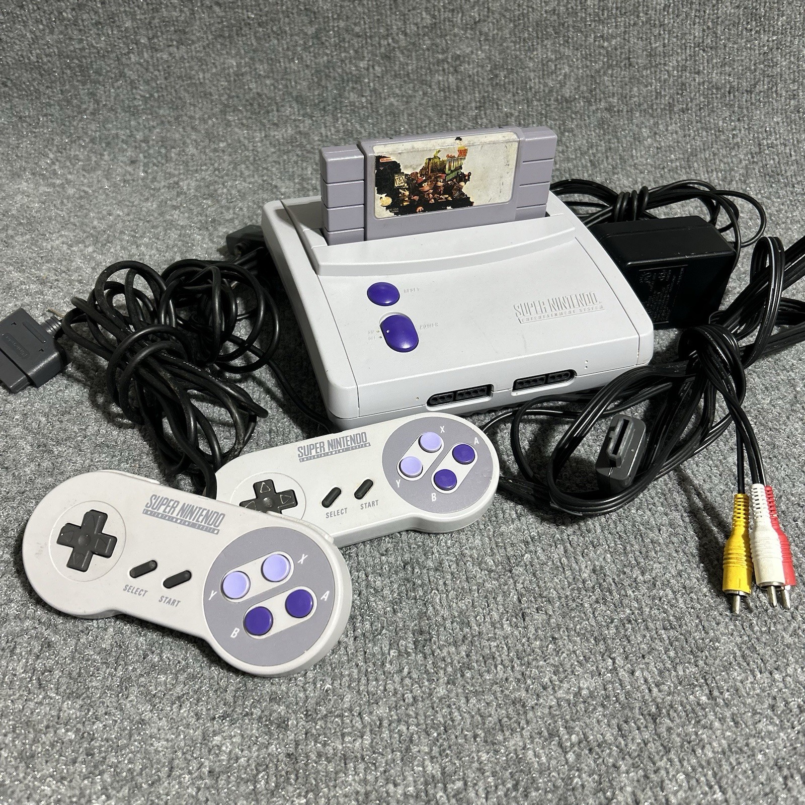 Super Nintendo Junior SNES Jr. Console W/ OEM Controllers, Cables & Donkey Kong