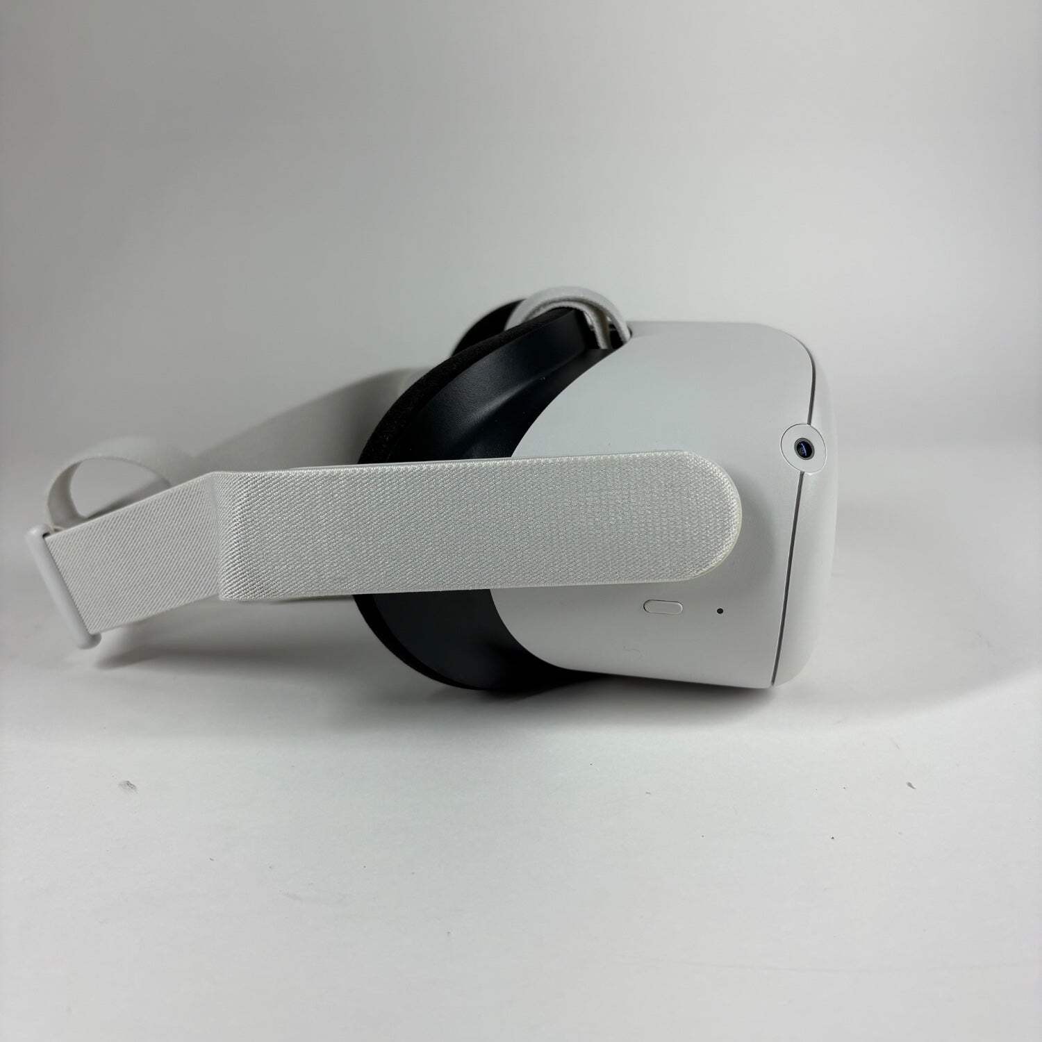 Meta Quest 2 128GB Standalone All-in-One VR Headset KW49CM