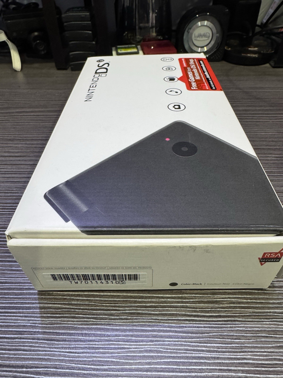 Nintendo DSi Launch Edition Black Handheld System – Very Good