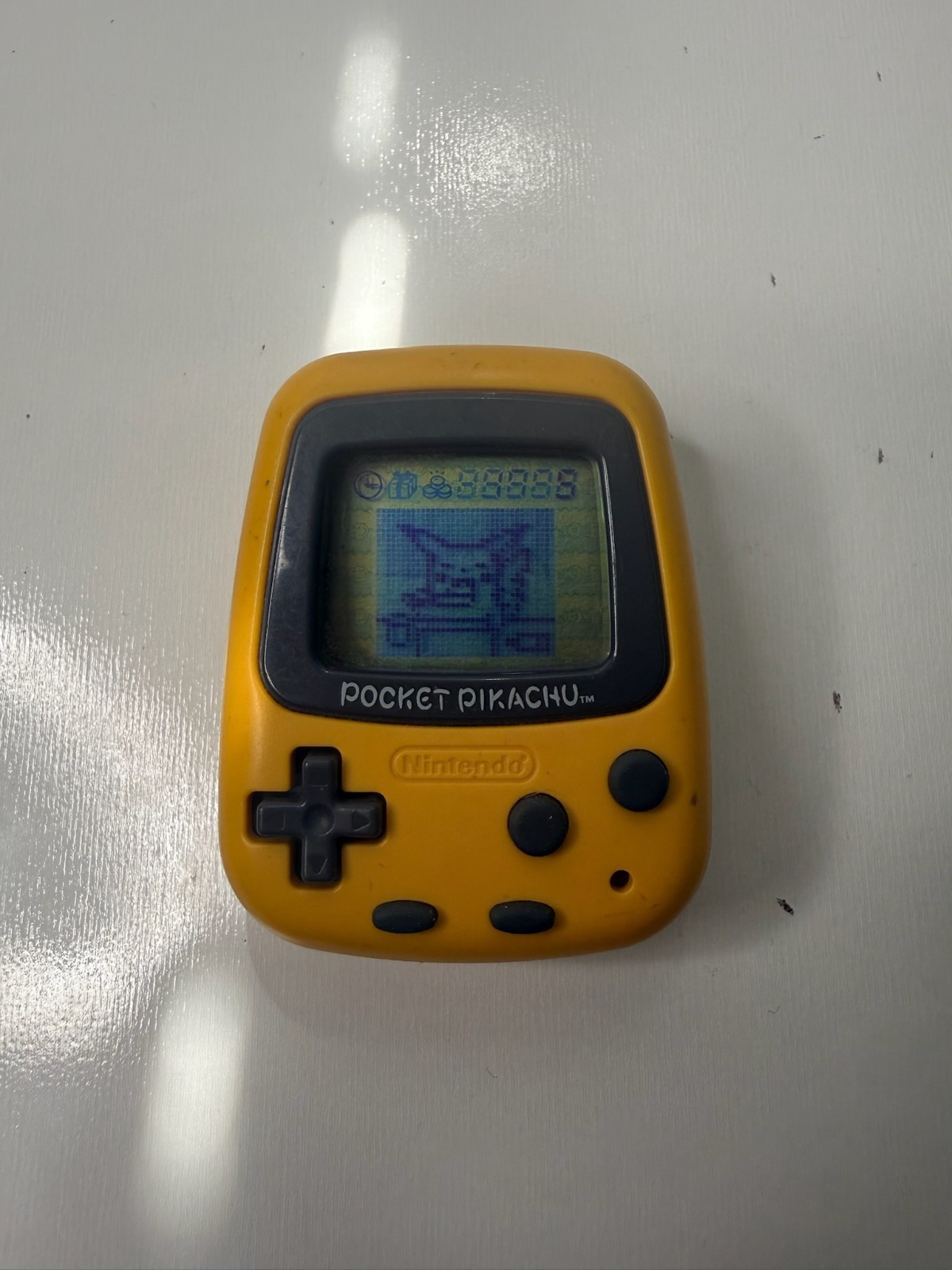 Nintendo Pokémon Pocket Pikachu 1998 Initial Edition Digital Pet Japan
