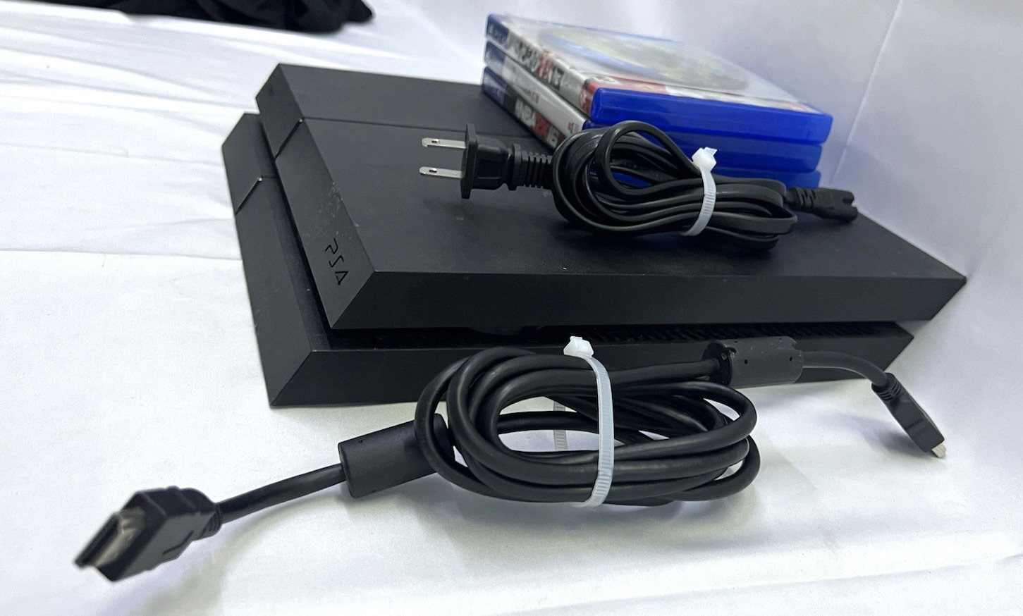Sony PlayStation PS4 500GB (Cuh-1215A) Gaming Console w/4 Games – No Controller
