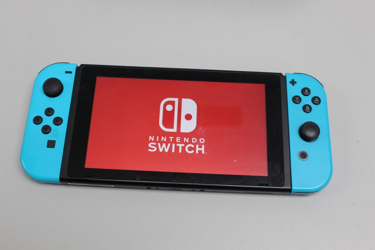 Nintendo Switch with Neon Blue Joy-Cons (HAC-001-01) (C31034322)