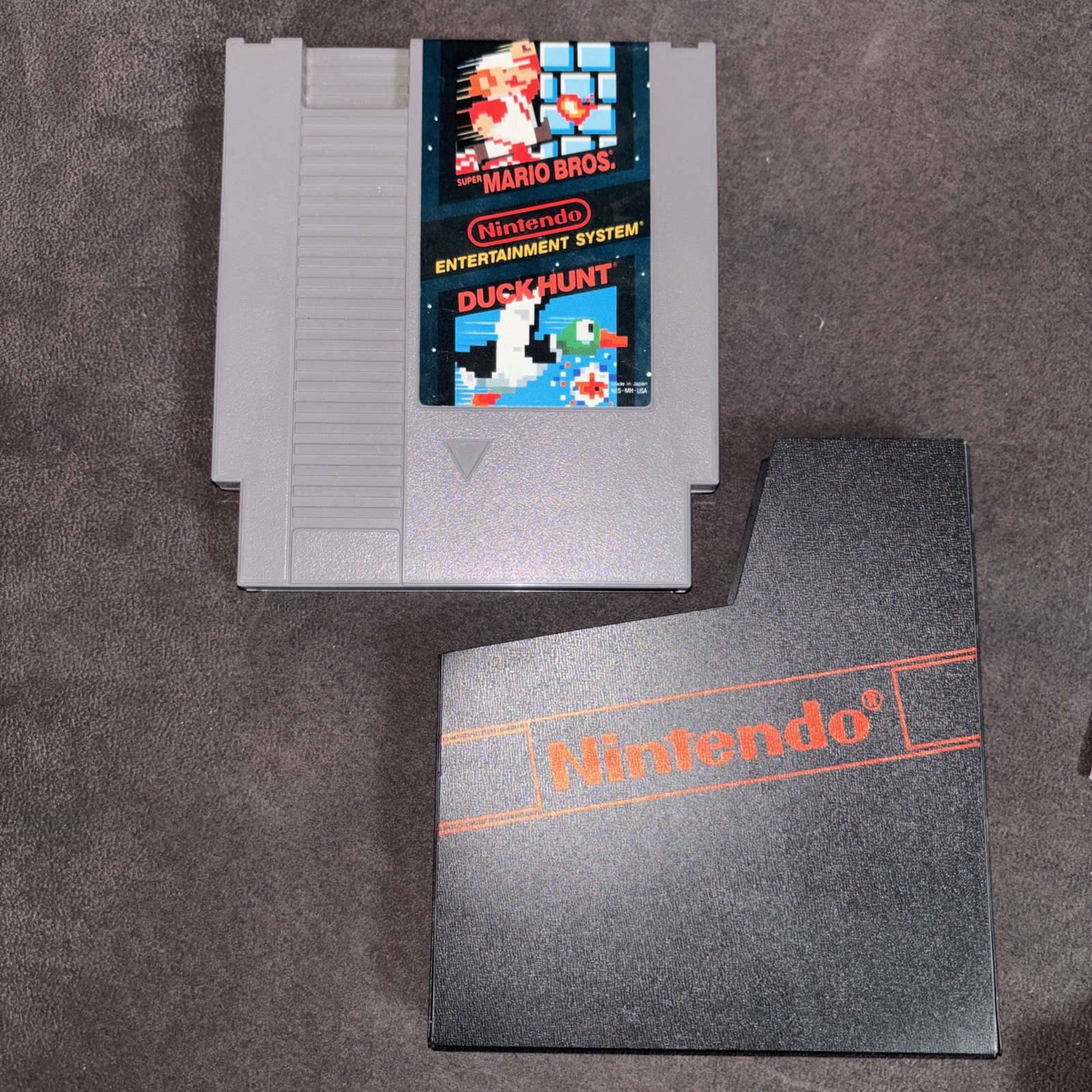 Nintendo Entertainment System 1985 ORIGINAL NES-001 Console + GAME + 2 MANUALS!