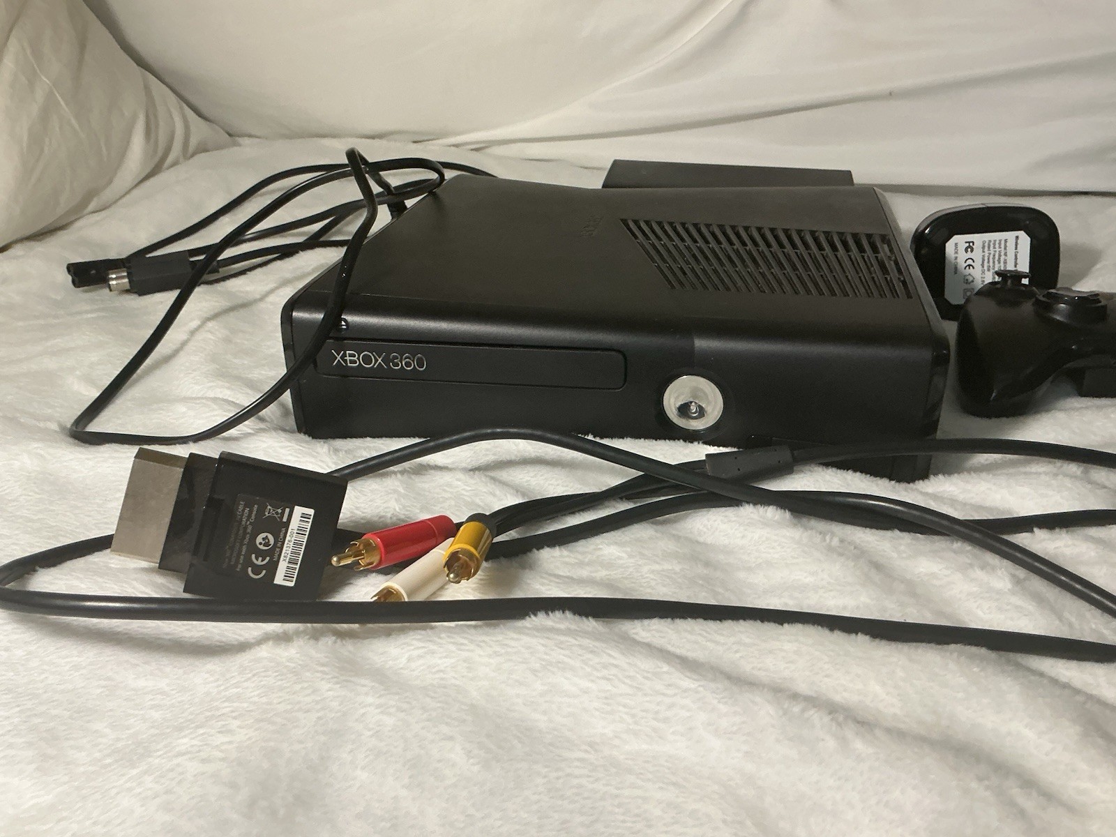 Microsoft Xbox 360 Black Console Bundle Kinect Controller Cables TMNT Game