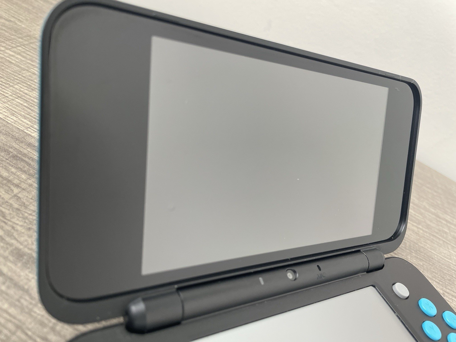 Nintendo 2DS XL Console – Black Turquoise