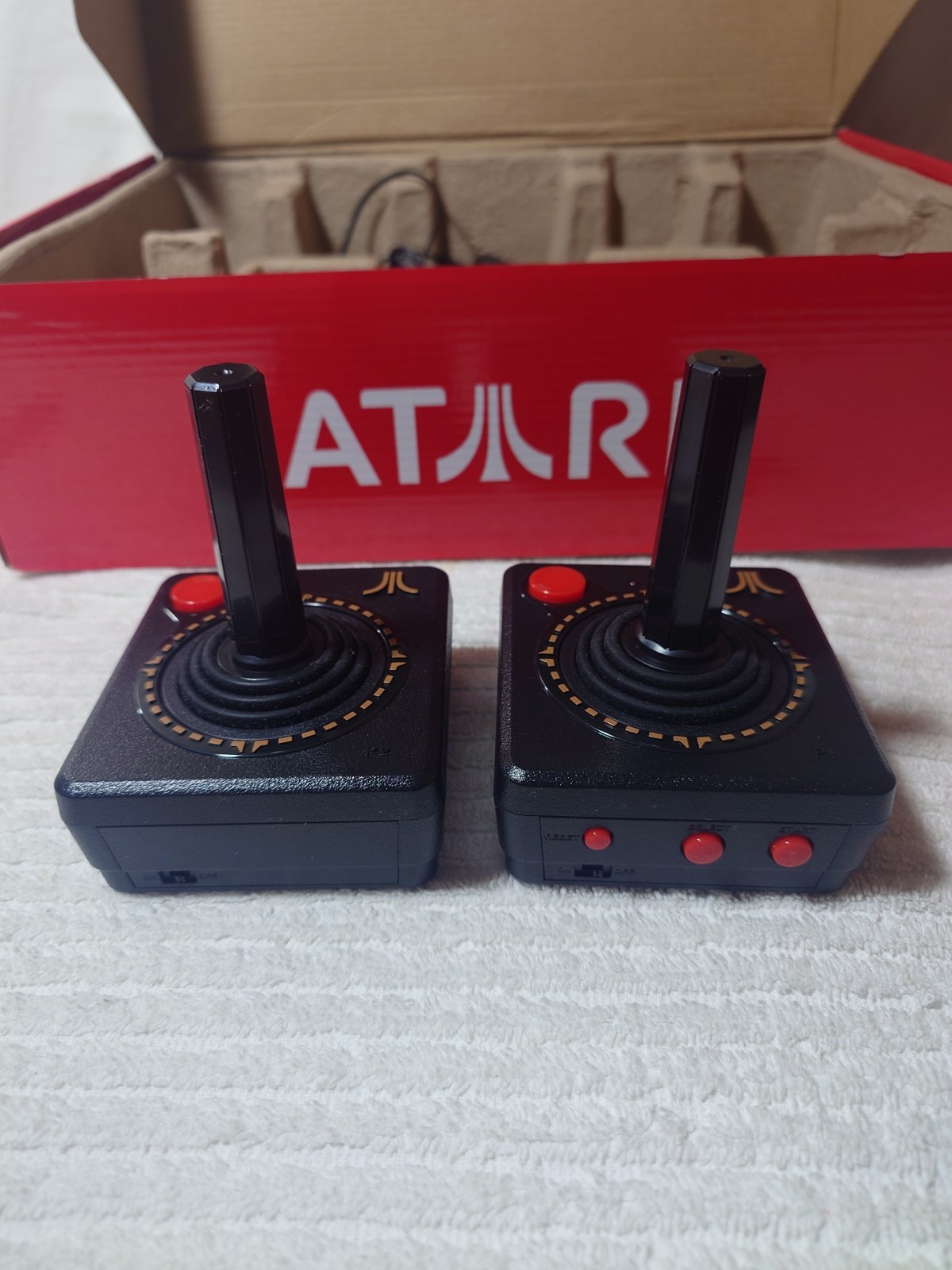 Atari Flashback 6 Classic Game Console 100 Built-In Games with Wireless Controls