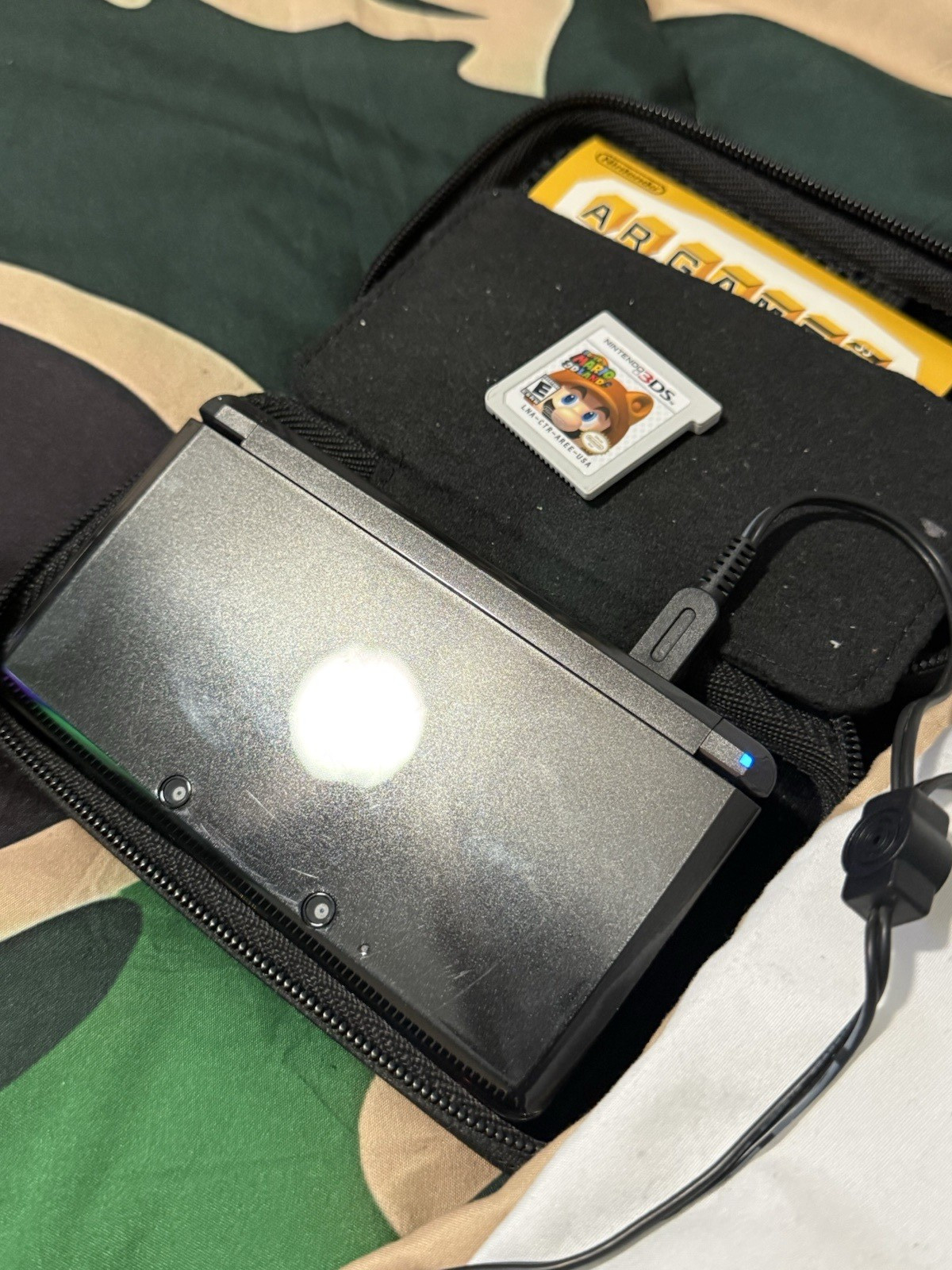 Nintendo 3DS Black Handheld System Wi-Fi 2GB NTSC-U/C (CTR-001)