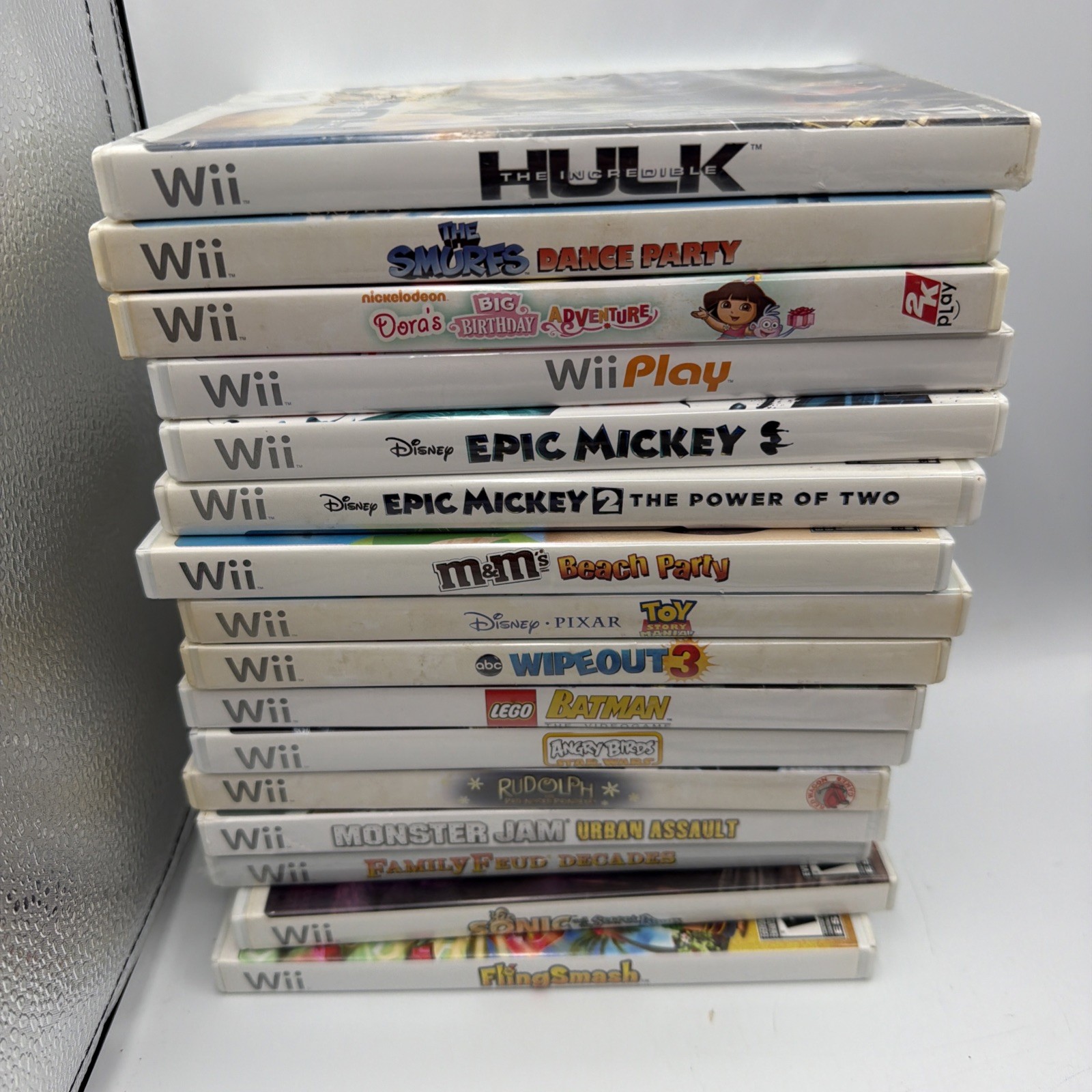 Nintendo Wii RVL-001 Console Bundle 2 Controllers 2 Nunchucks 16 Games Tested