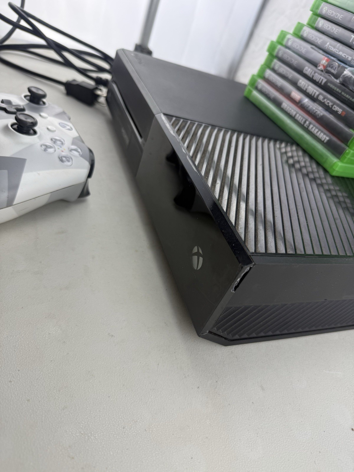 Xbox One Gaming Console Bundle With 14 Games & Power Supply Works Good !!!