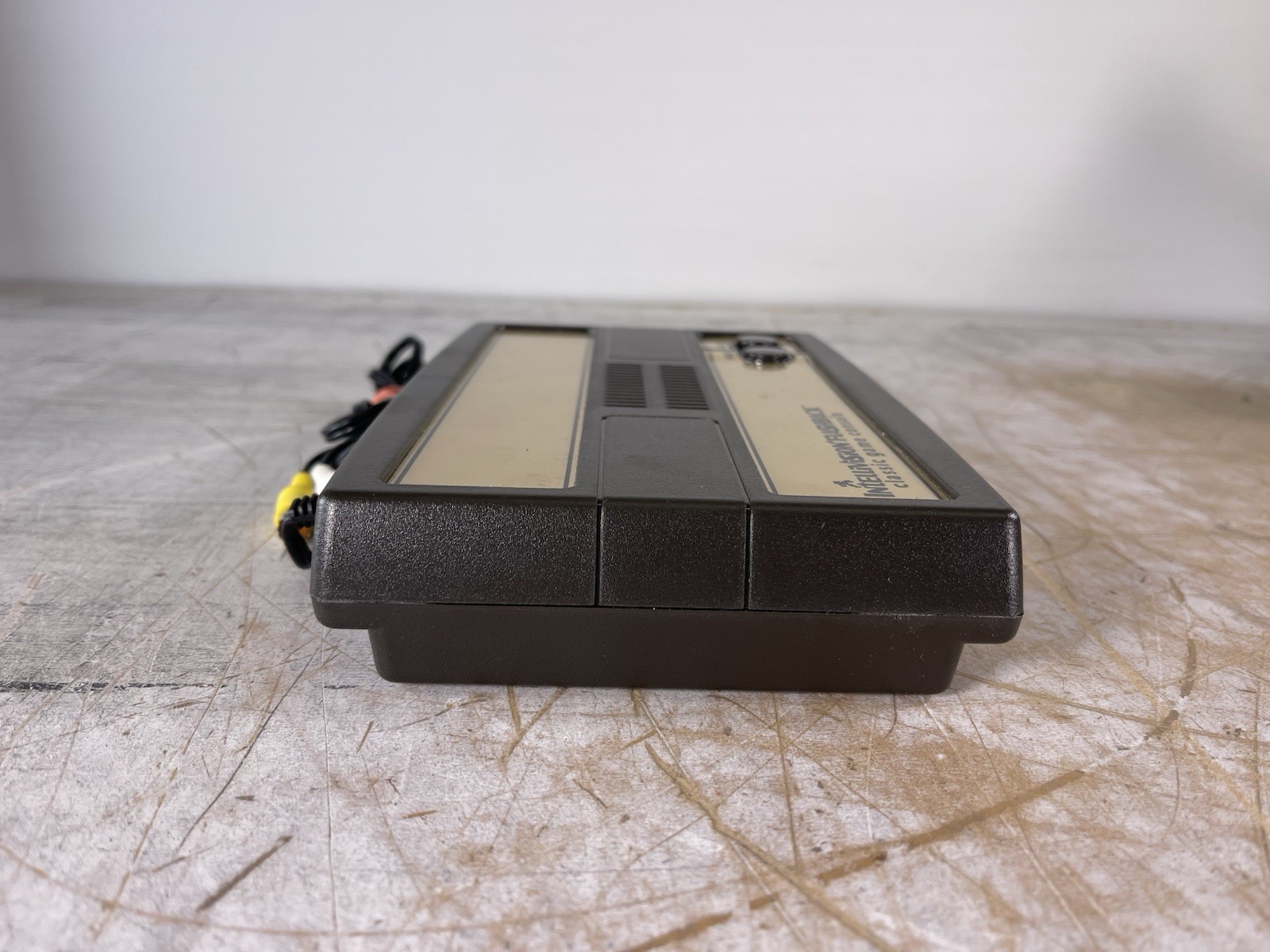 INTELLIVISION FLASHBACK CLASSIC GAME CONSOLE 60 BUILT-IN GAMES