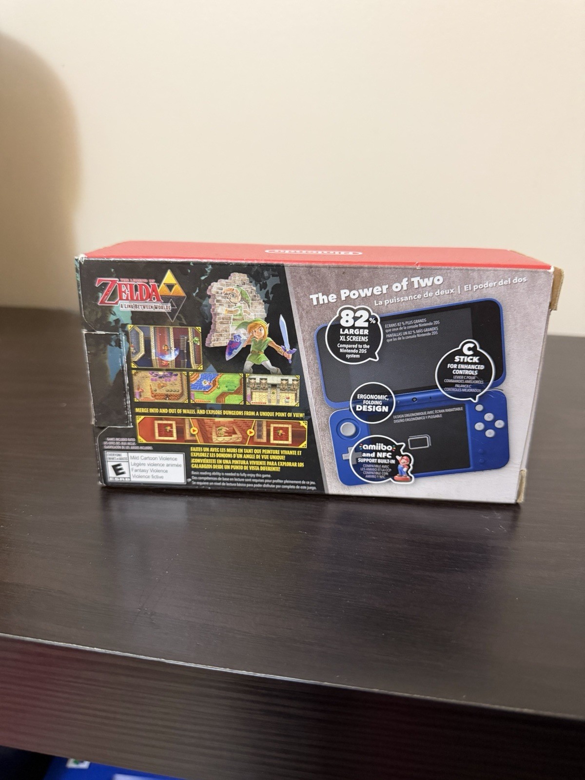 Nintendo 2DS XL HYLIAN SHIELD Edition Zelda Link Between Worlds CIB Complete