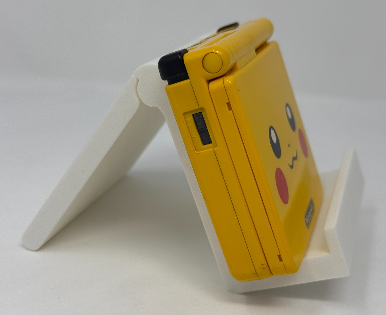 Nintendo Gameboy Advance SP Toys “R” Us Exclusive Limited Edition Pikachu IN BOX