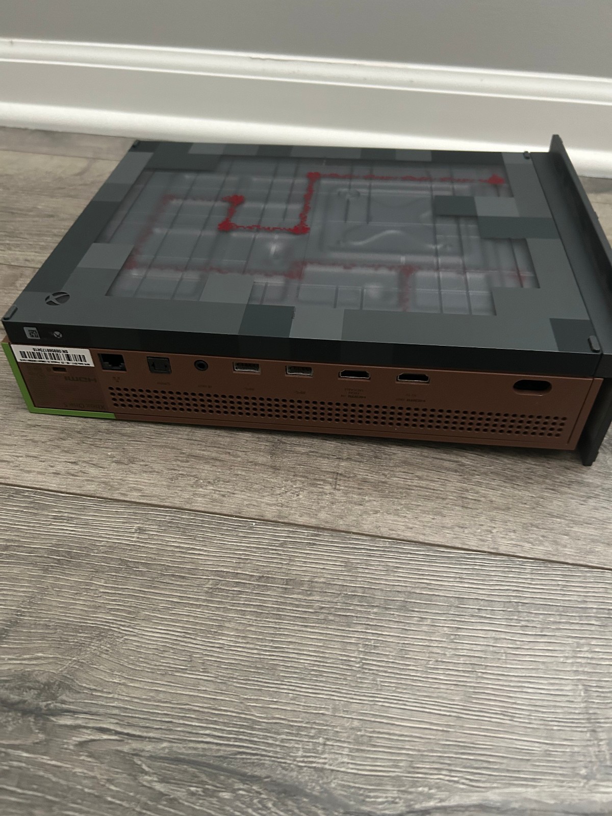 Microsoft Xbox One S Minecraft Limited Edition xbox and 2 controllers one pig