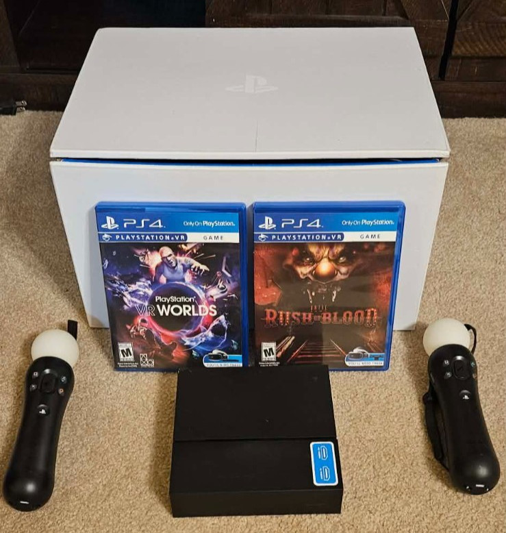 PS VR + 2 Charged Motion Controllers + 2 Games + Cam, Ready to Play with a PS4