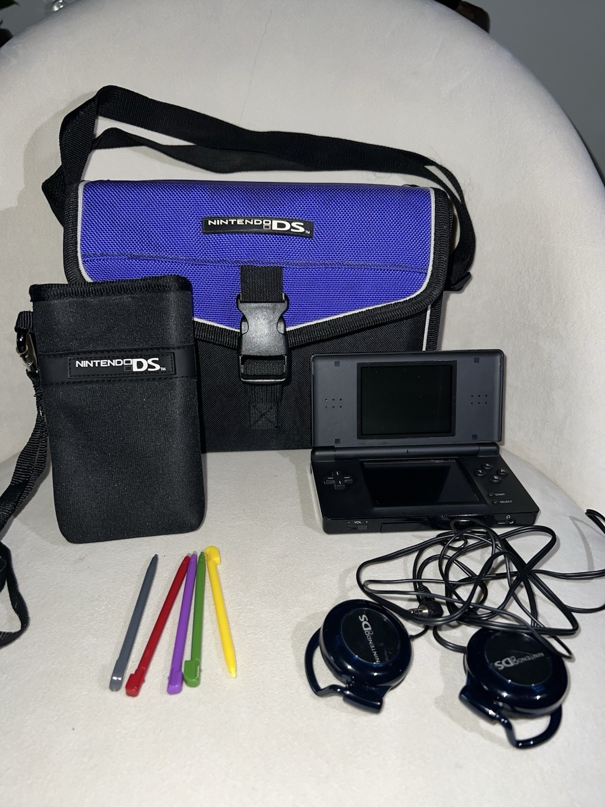 Nintendo DS Lite Black Touchscreen Handheld w/ Carry Case,Headphones Works!