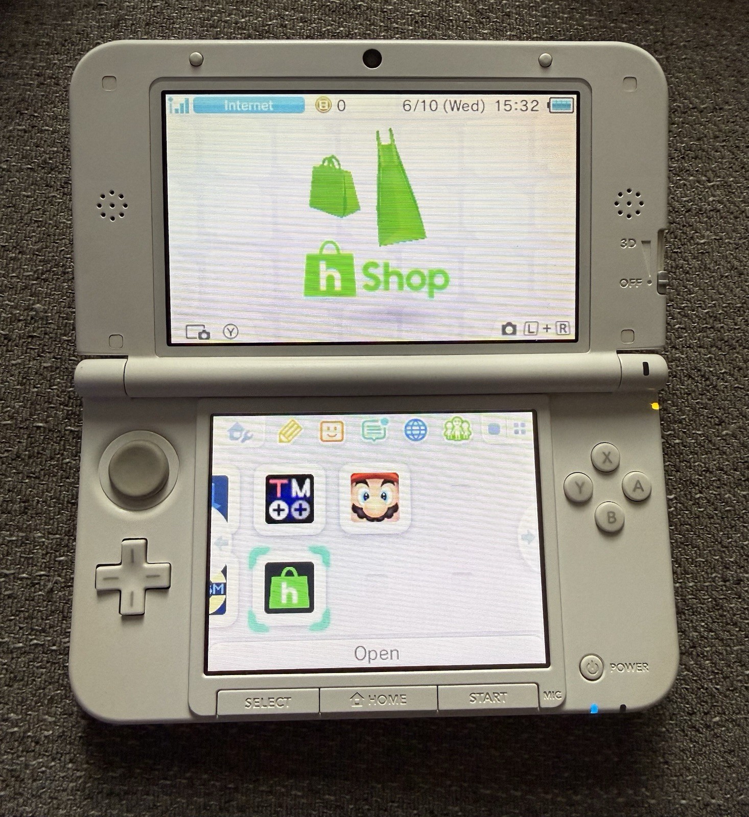 Nintendo 3DS XL LL Pearl White Excellent Condition Region Free