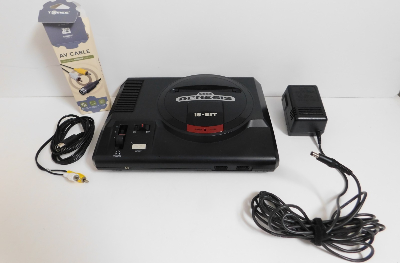 Sega Genesis Model 1601 System OEM Console Power & AV Cable Tested Working Good
