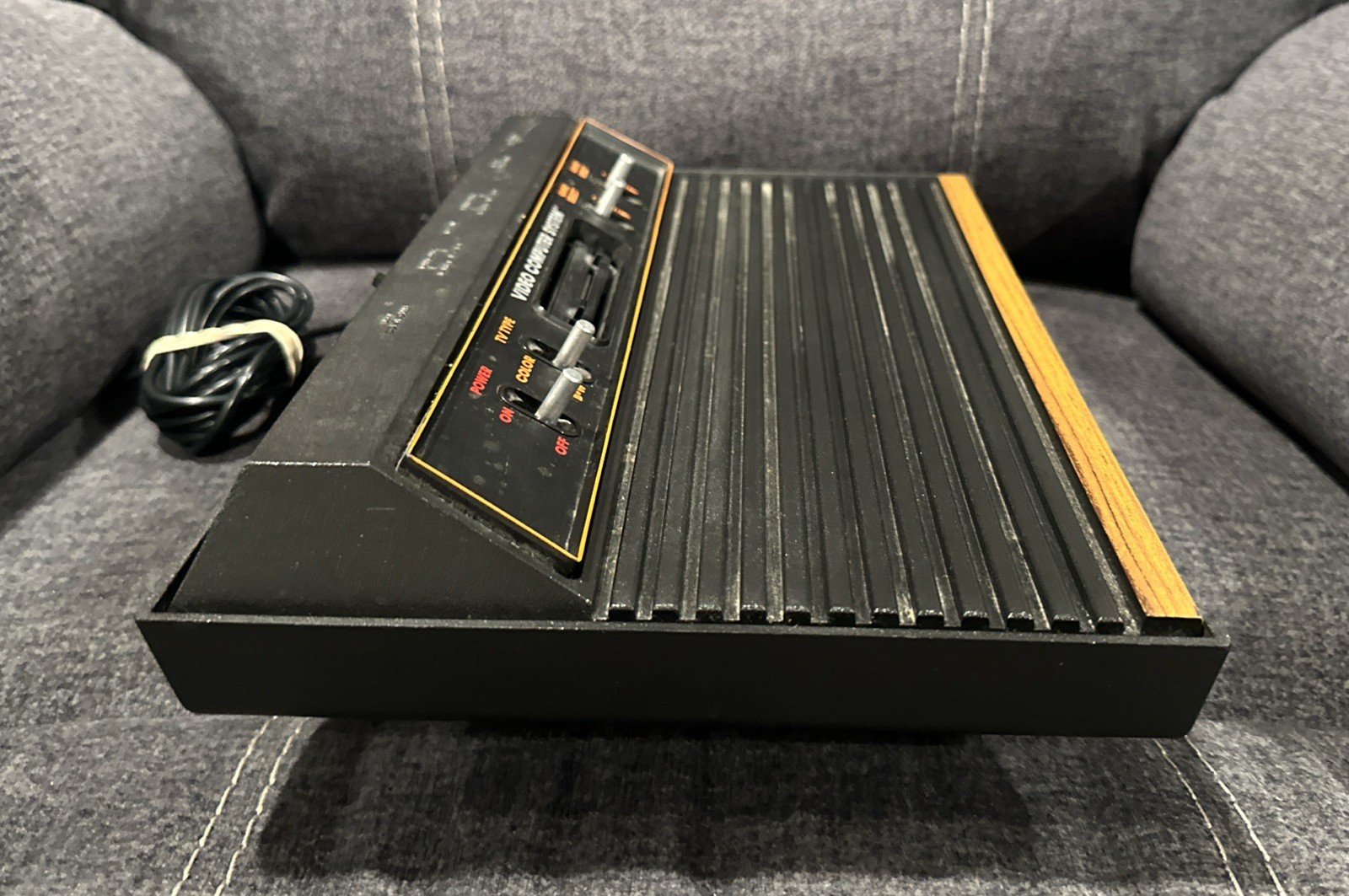 Official Atari 2600 Woodgrain Console! ~ Works Great! ~ Fast Shipping! ~ LQQK