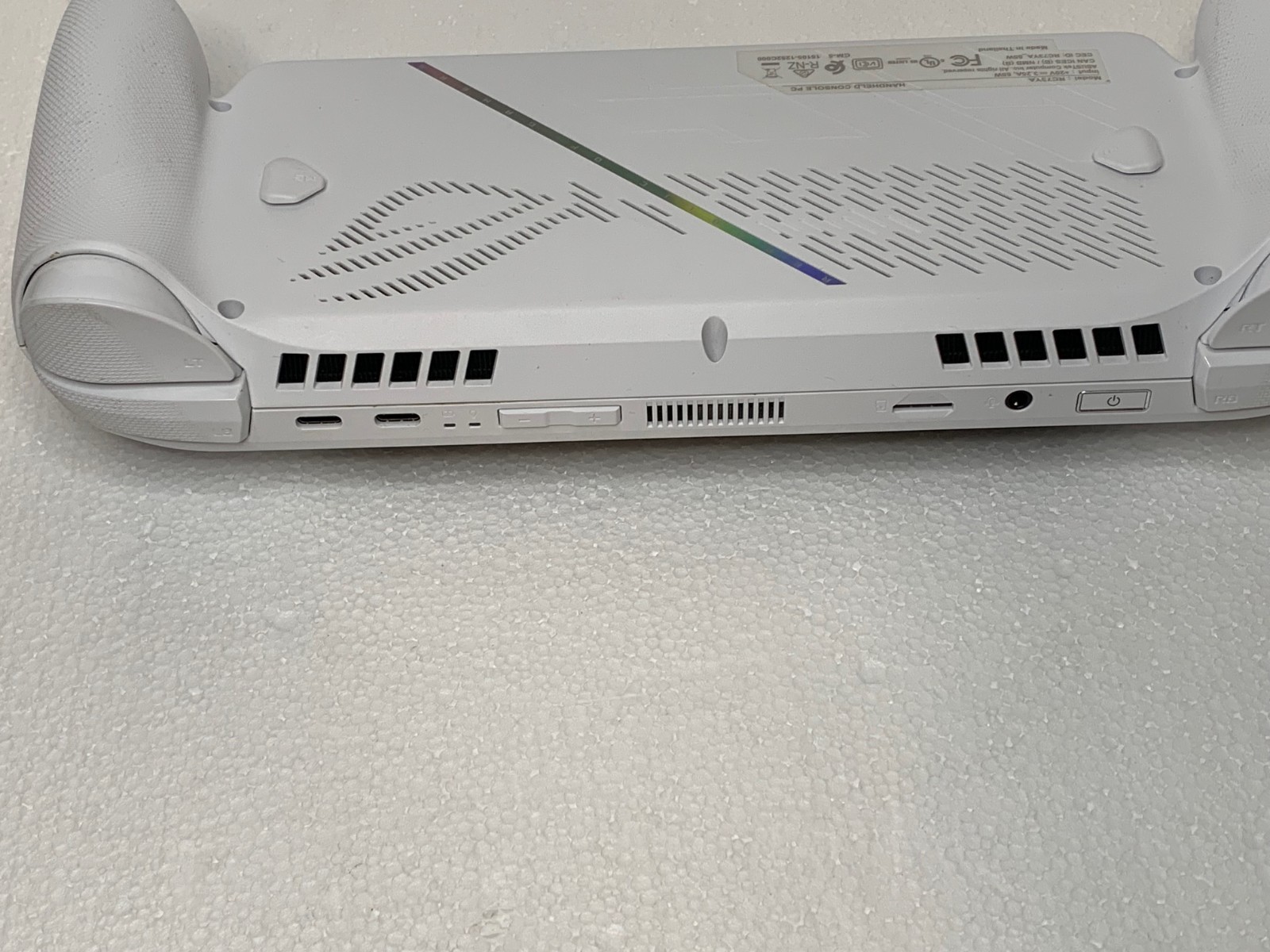 Asus ROG Xbox Ally 7″ AMD Ryzen Z2 A 16GB RAM 512GB White RC73YA W/ Case