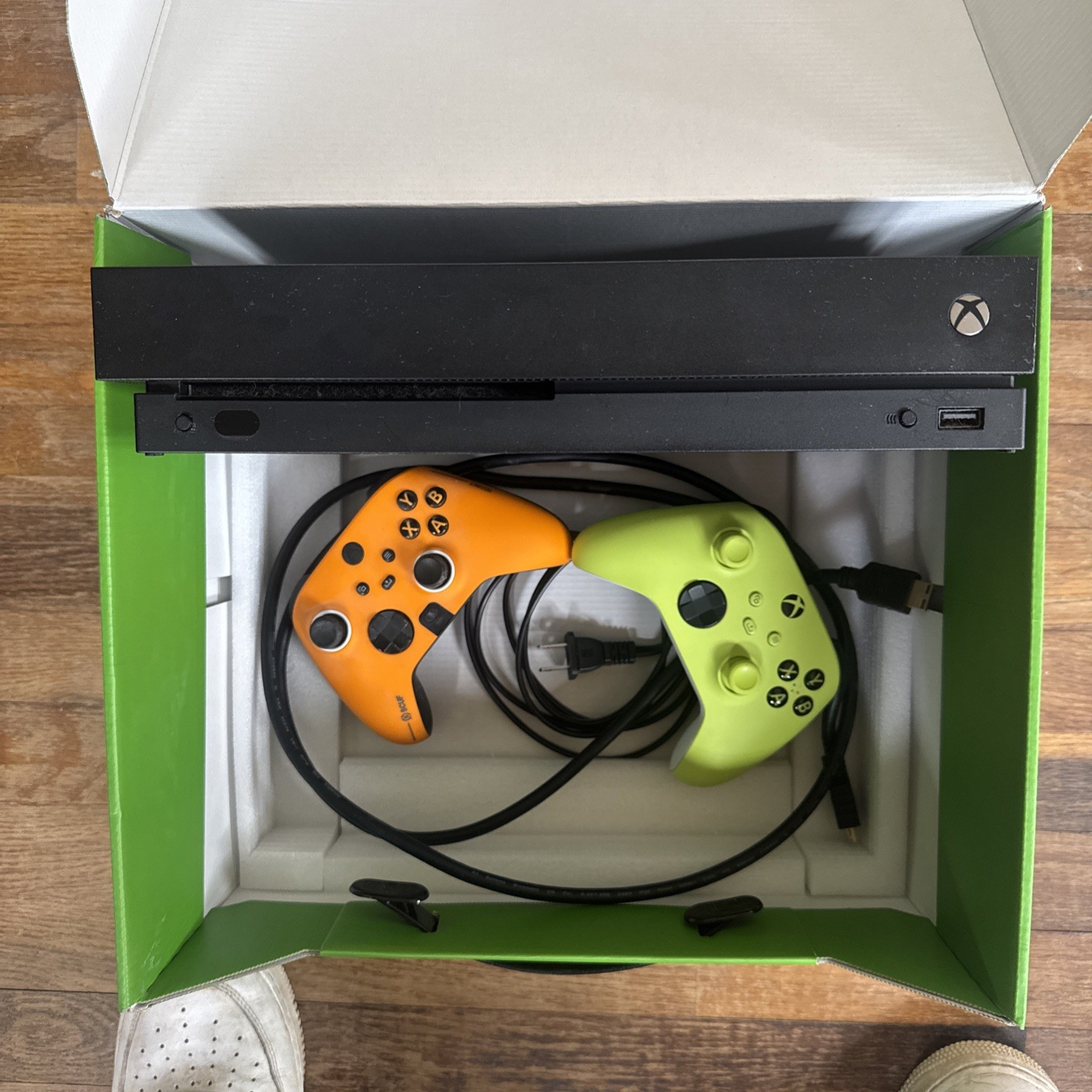 Microsoft Xbox One X – 1 TB Console