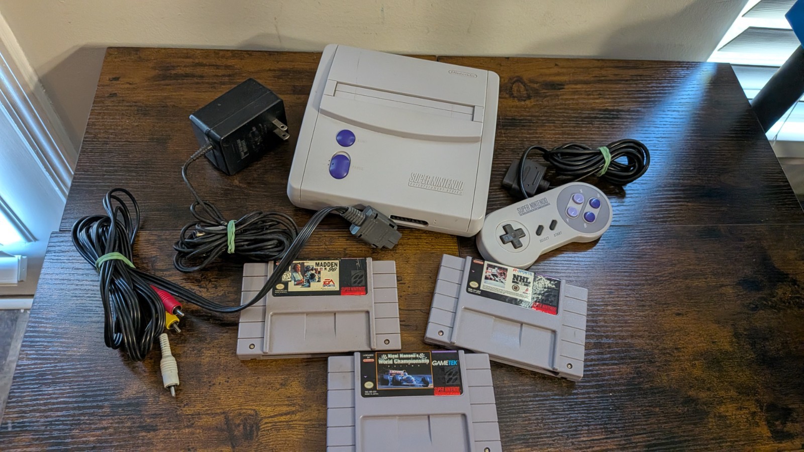 Super Nintendo SNES JR. Console Bundle OEM Controller + Cords + 3 Games!