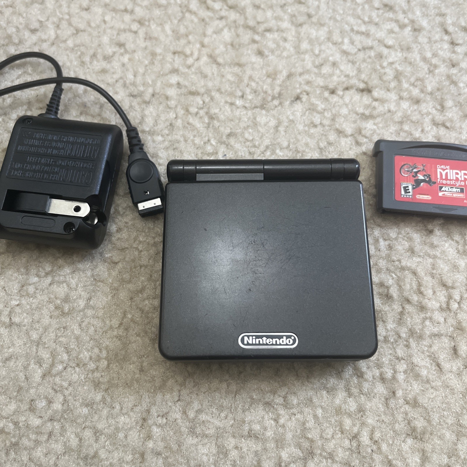 Game Boy Advance SP – Tested, Works + one game and charger
