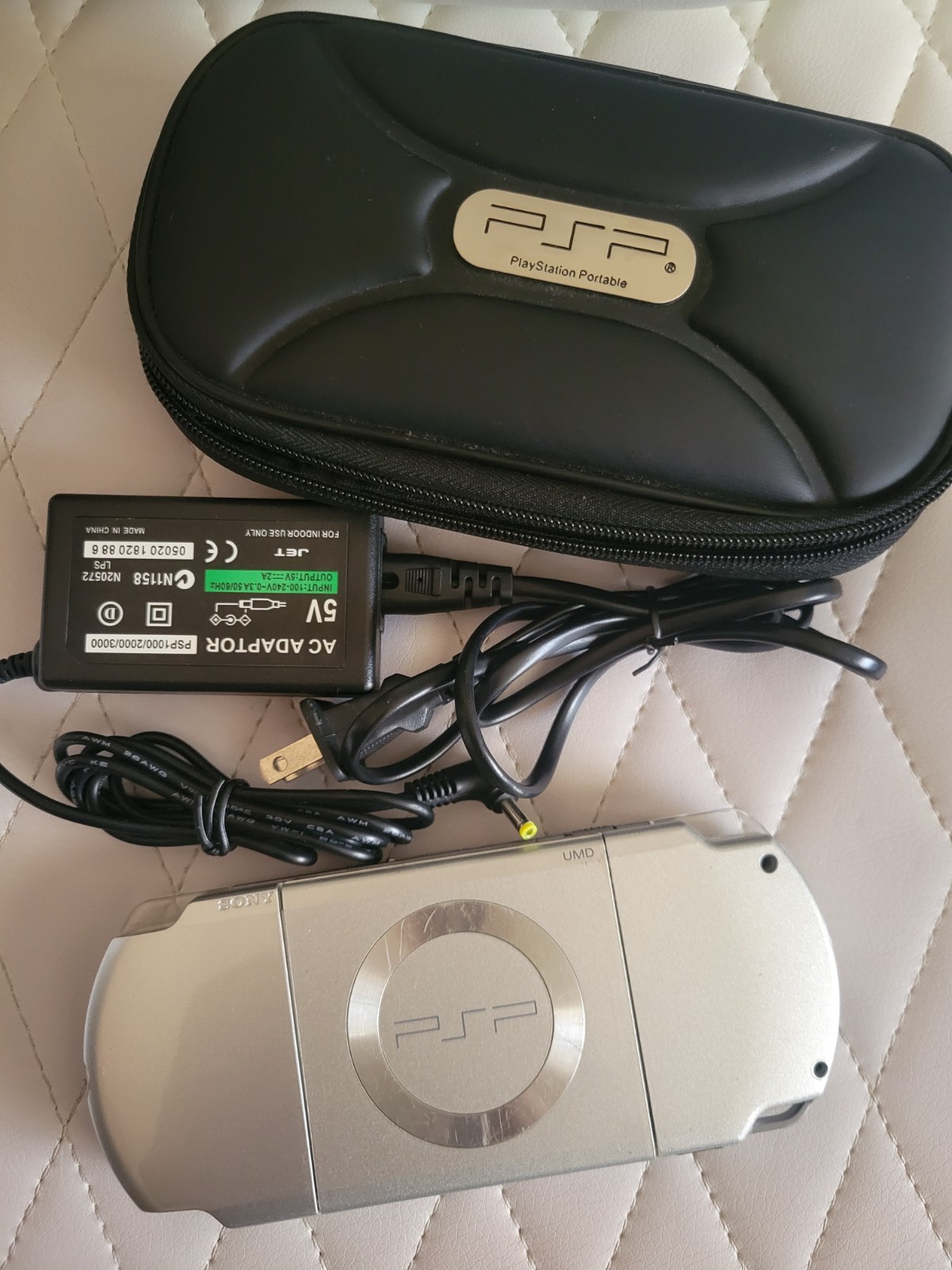 Sony PSP-2001 Silver Handheld System Console UMD NTSC