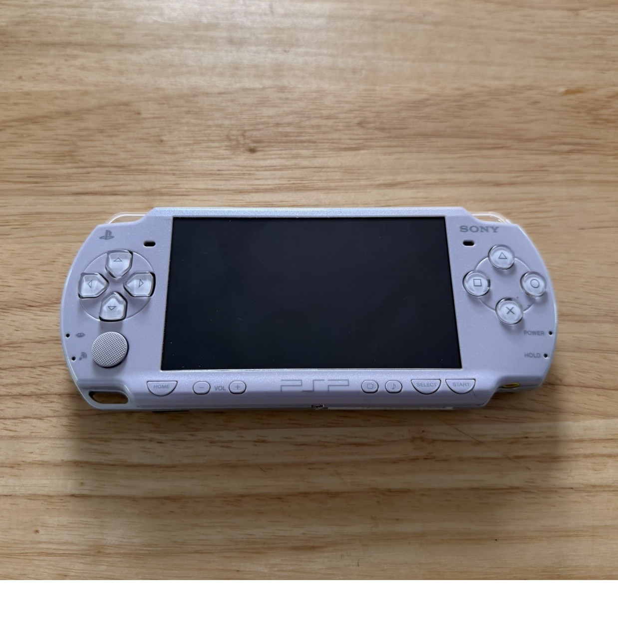 Sony PSP-2000 Handheld System Console White UMD Compatible Region Free