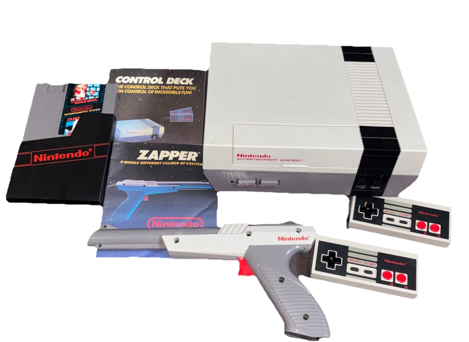 Nintendo Entertainment System 1985 ORIGINAL NES-001 Console + GAME + 2 MANUALS!