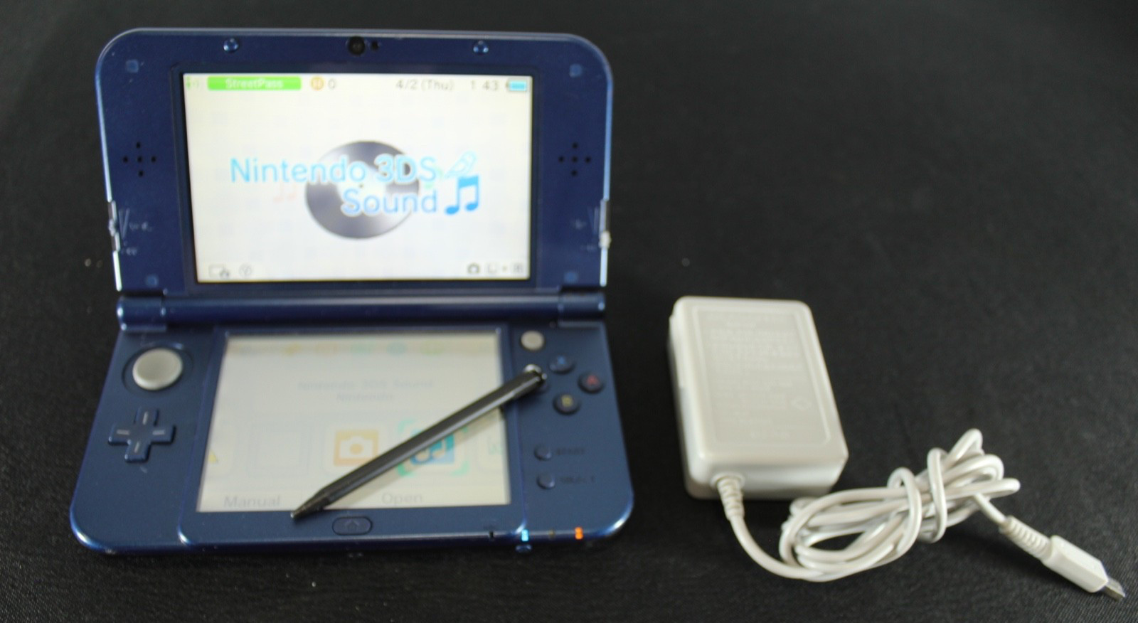 New Nintendo 3DS XL Galaxy Edition Handheld Console System Purple Charger