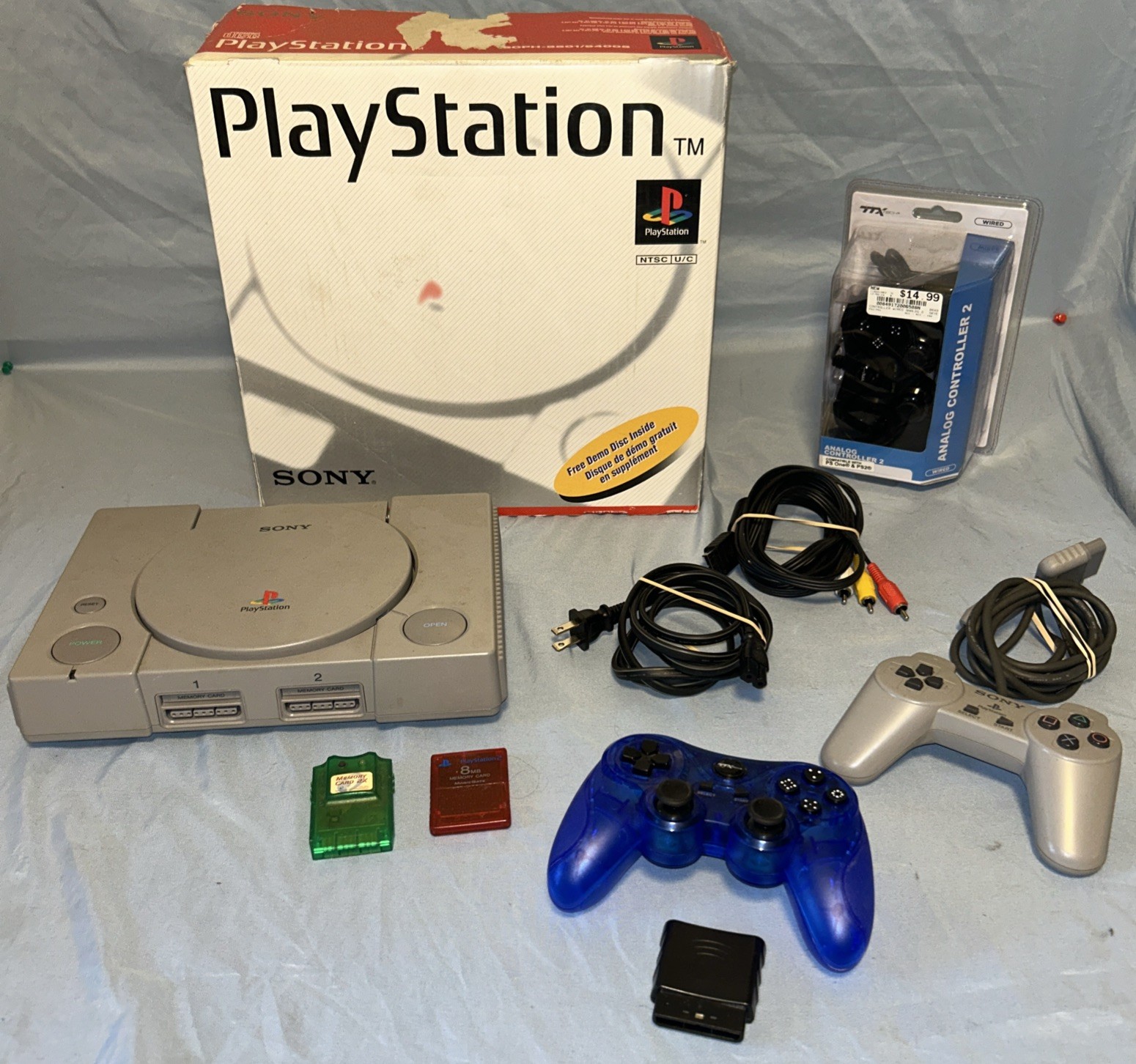 PlayStation 1 PS1 Console • SCPH-5501 Box + 3 controllers + 2 memory Cards