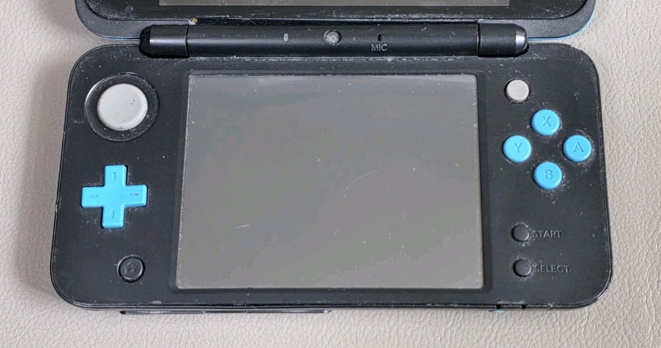 Nintendo New 2DS XL Console Blue/Black – NOT WORKING – Parts or Repair