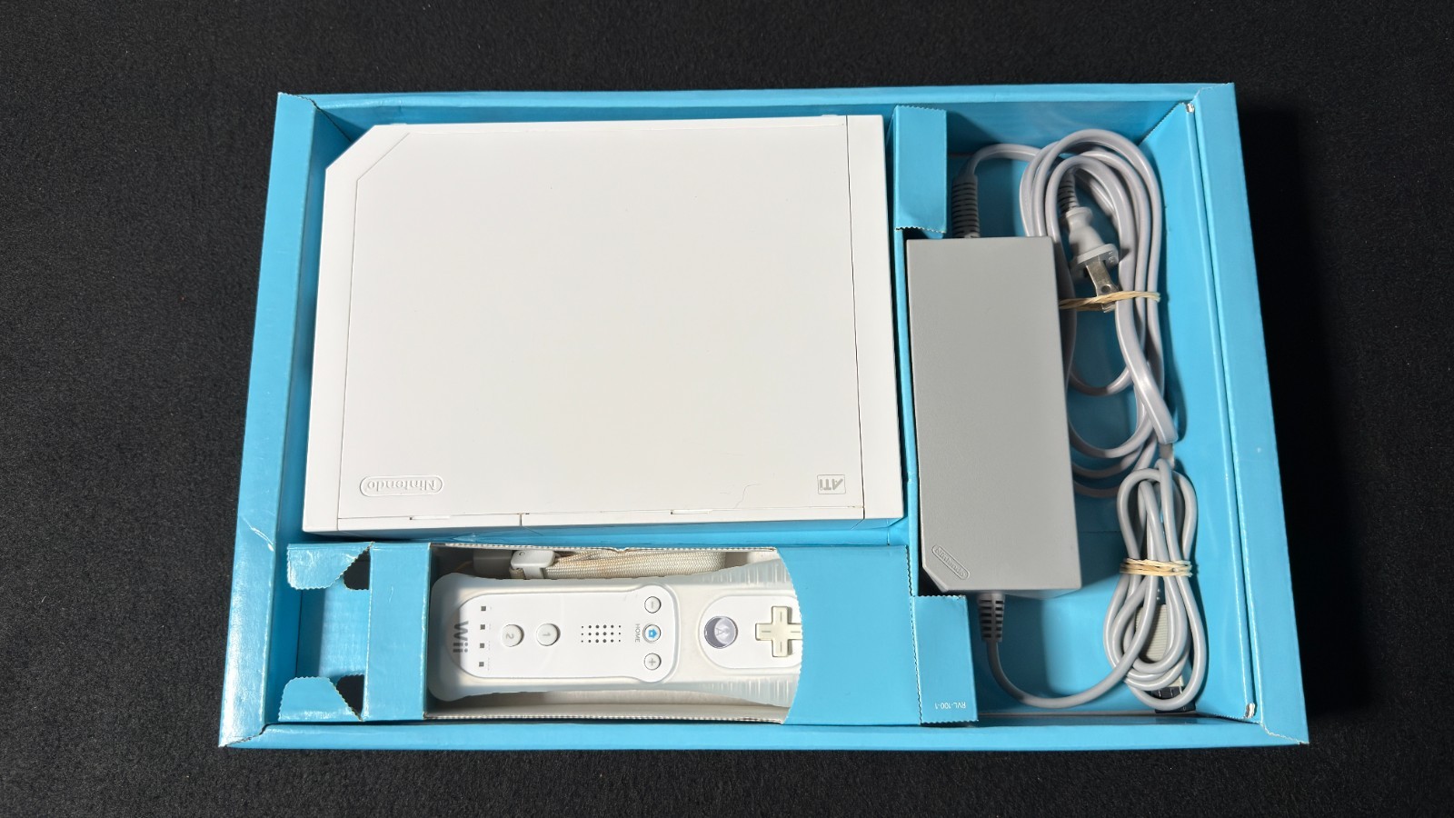 Nintendo Wii Console White – CIB with Wii Sports Bundle – *Tested*
