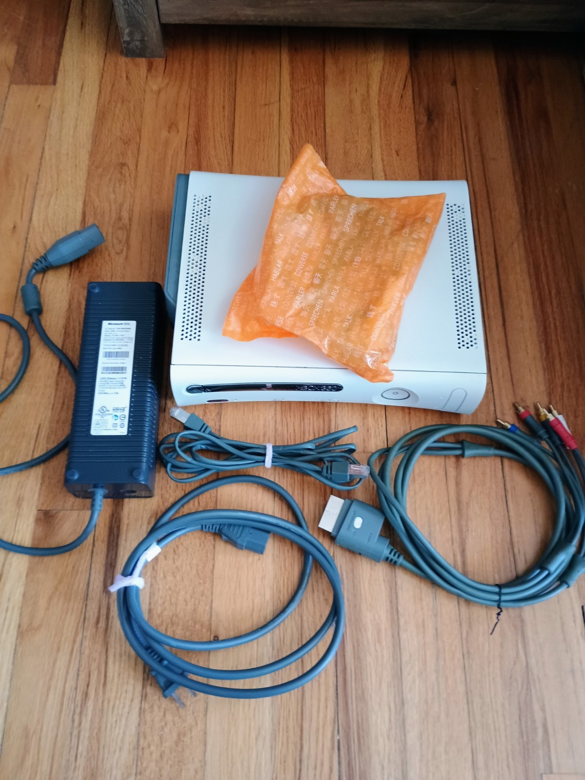 Official Microsoft Xbox 360 60GB Console, Arcade Games, & Wires! Fast Shipping!
